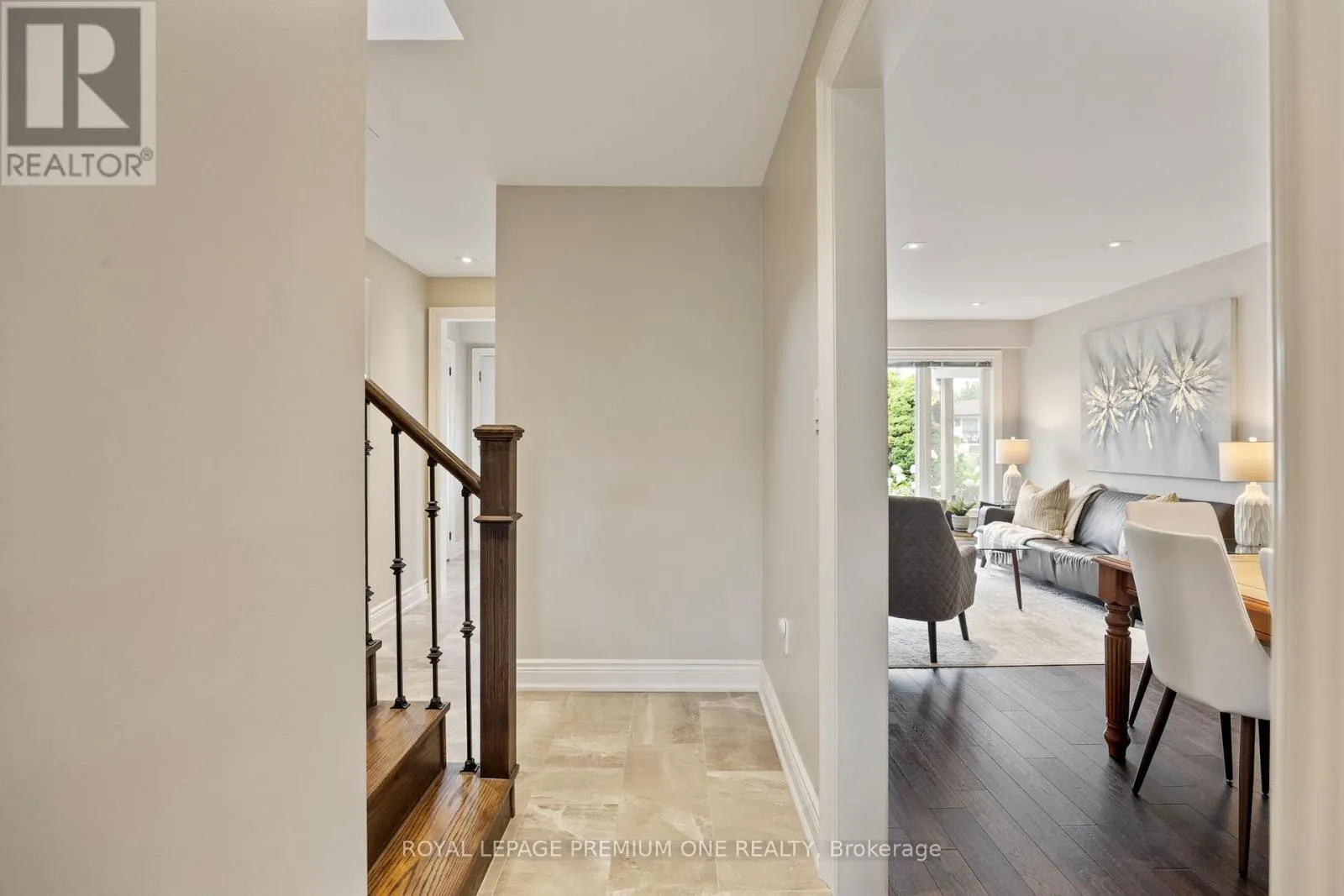 8 BUTTERCUP CRESCENT