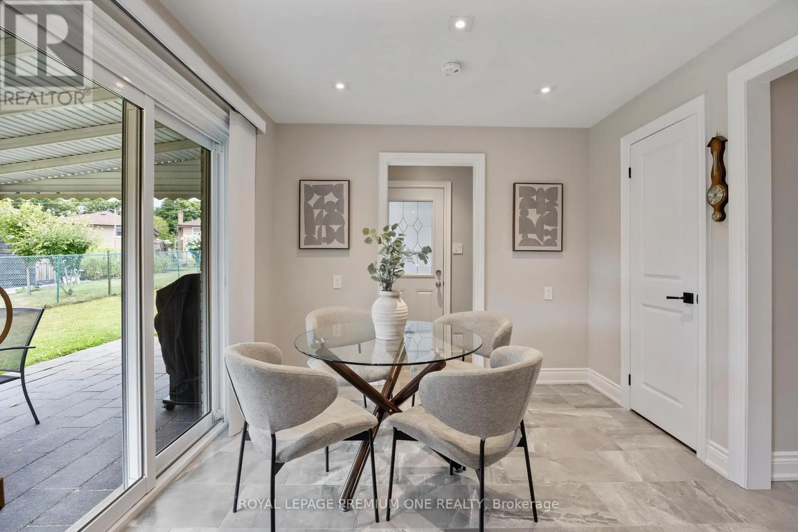 8 BUTTERCUP CRESCENT