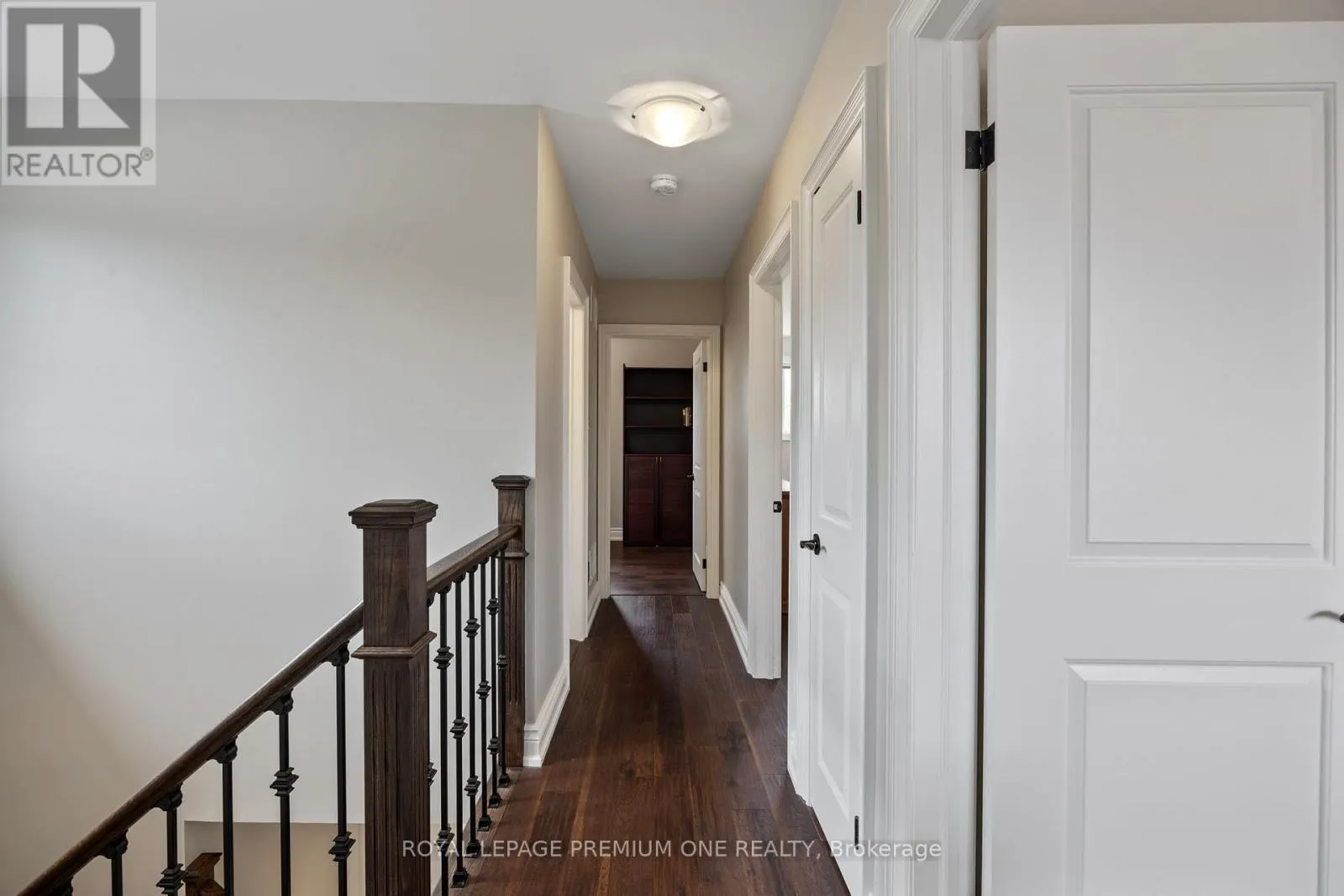 8 BUTTERCUP CRESCENT