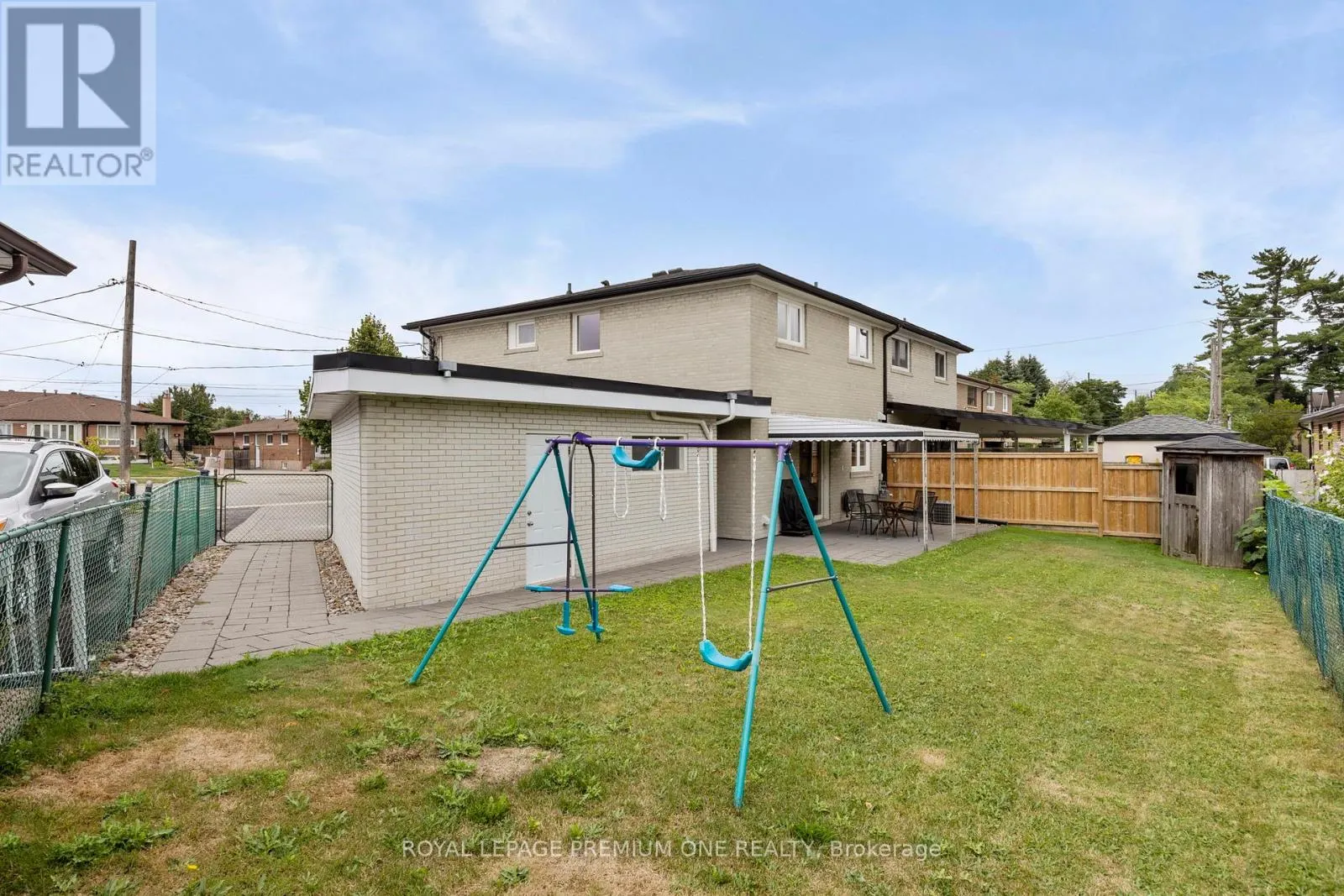 8 BUTTERCUP CRESCENT