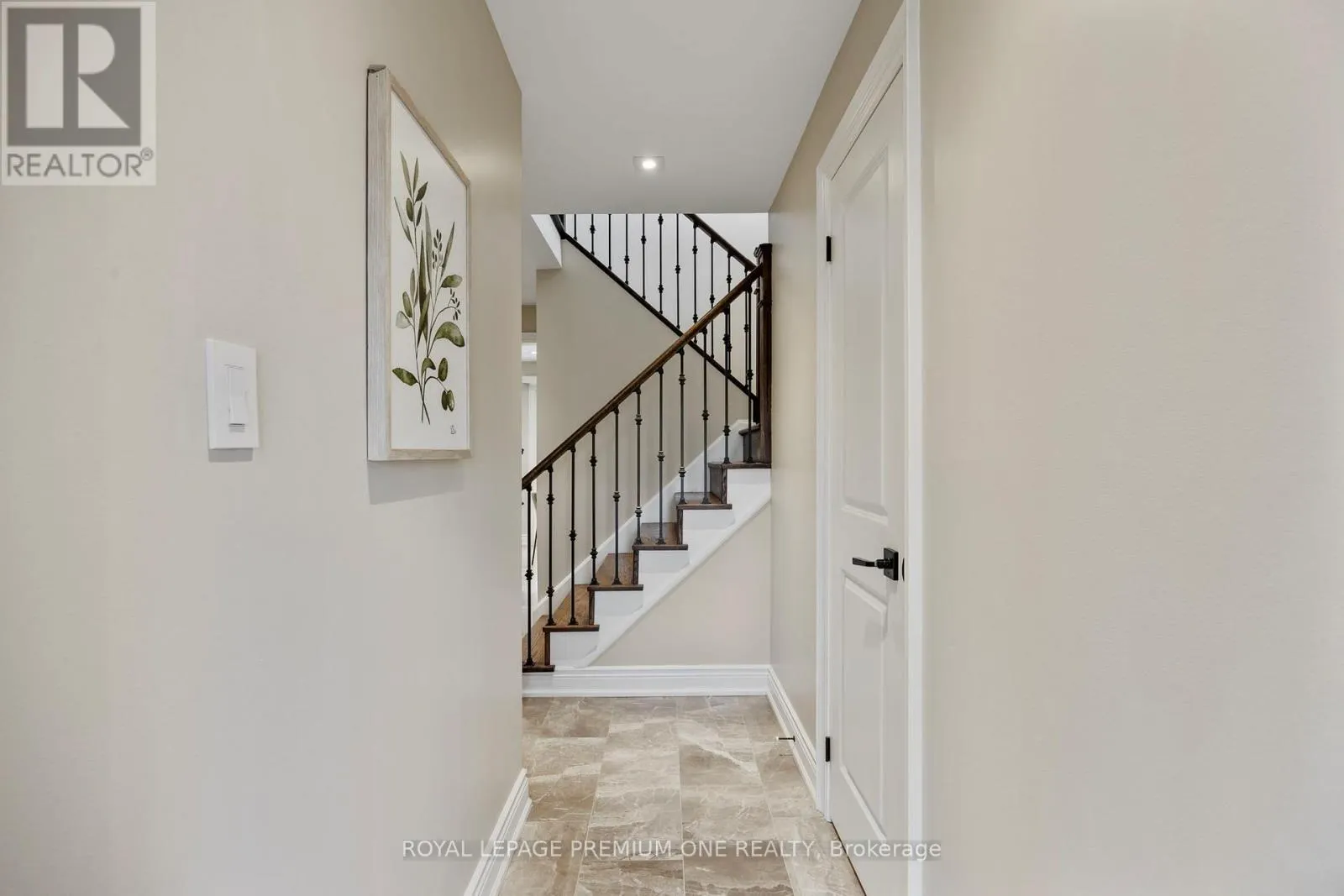 8 BUTTERCUP CRESCENT
