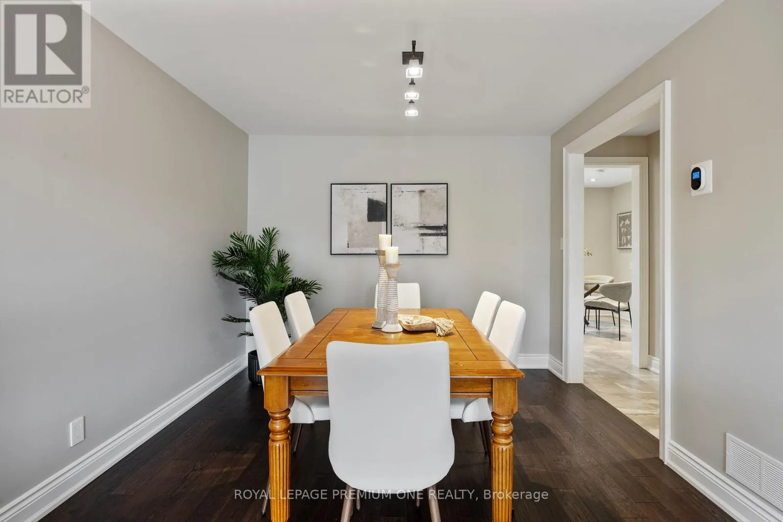 8 BUTTERCUP CRESCENT