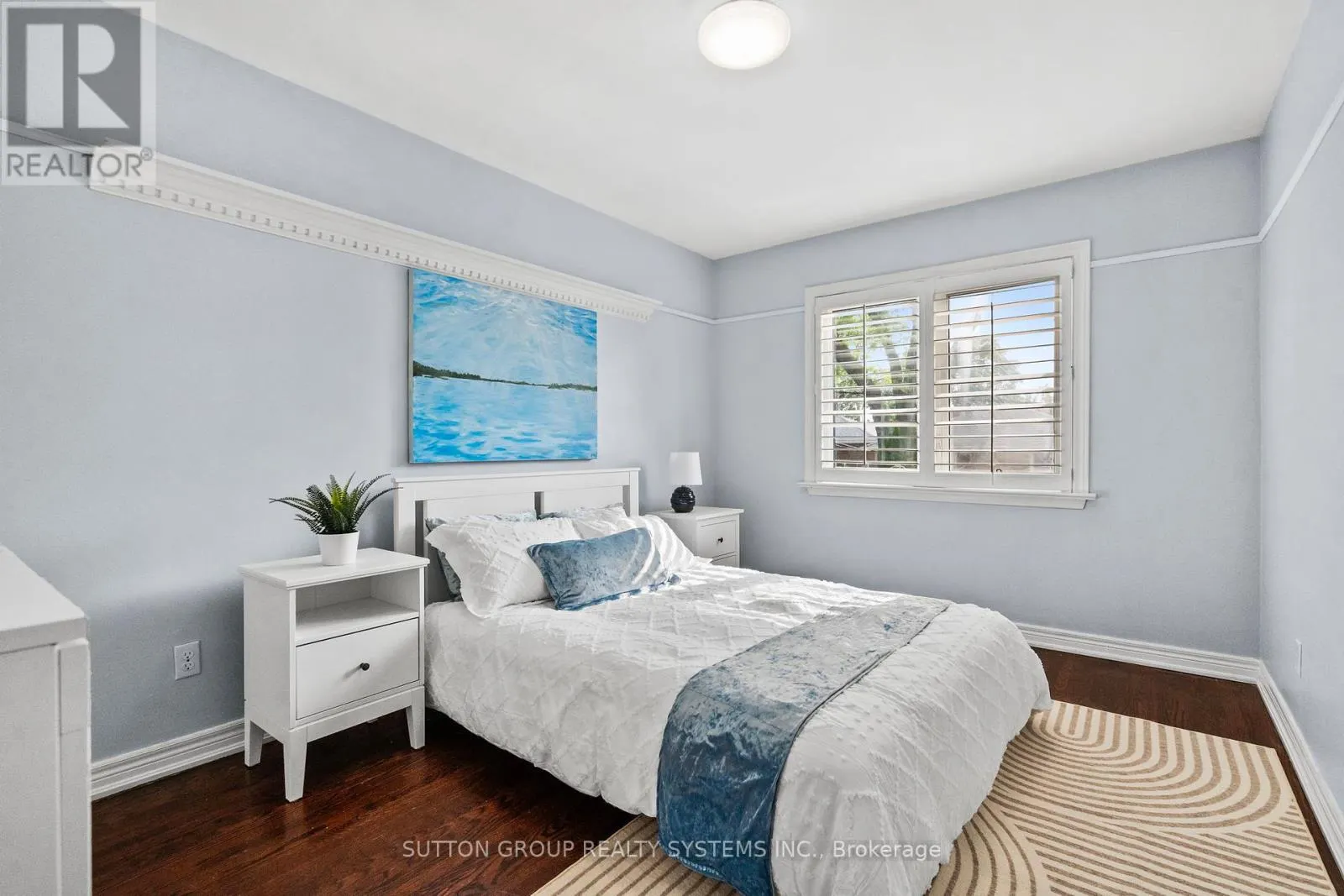 732 ROYAL YORK ROAD
