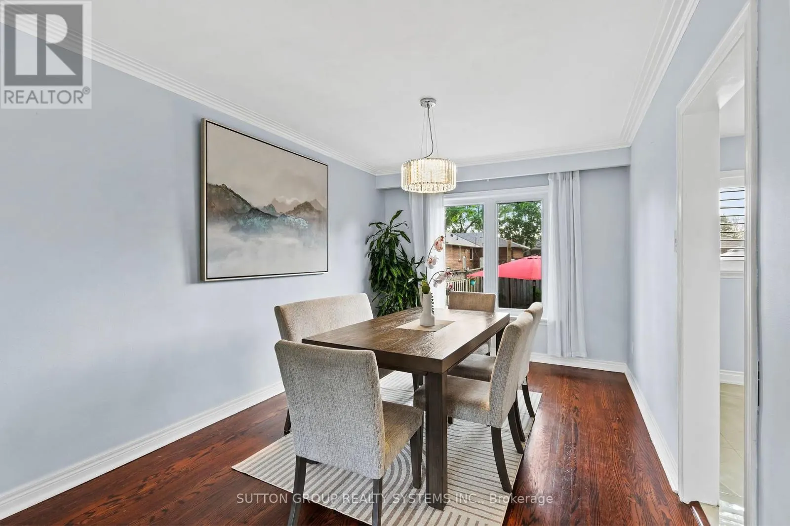 732 ROYAL YORK ROAD