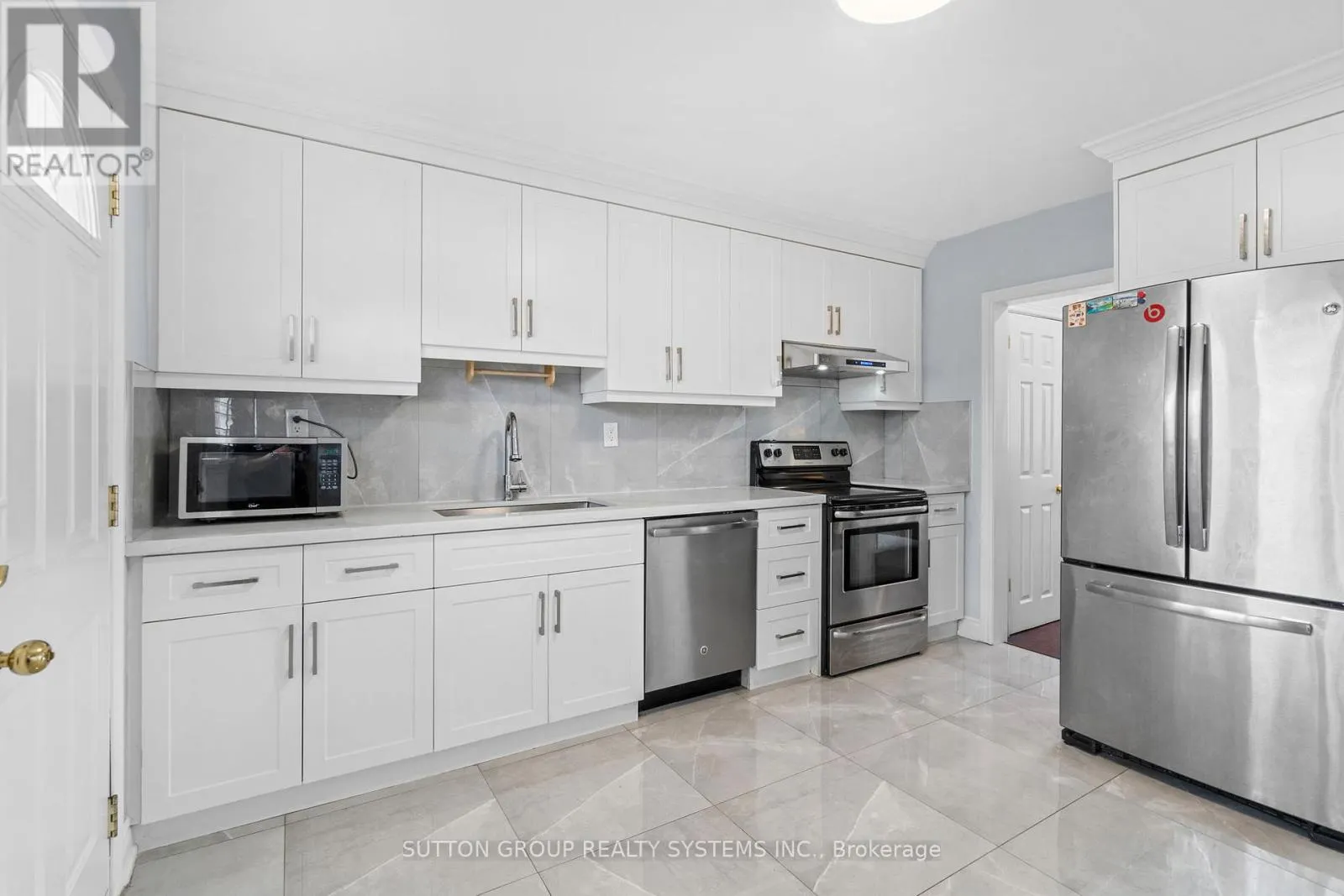 732 ROYAL YORK ROAD
