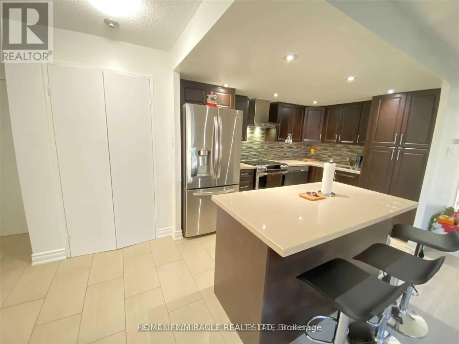 1508 - 3695 KANEFF CRESCENT