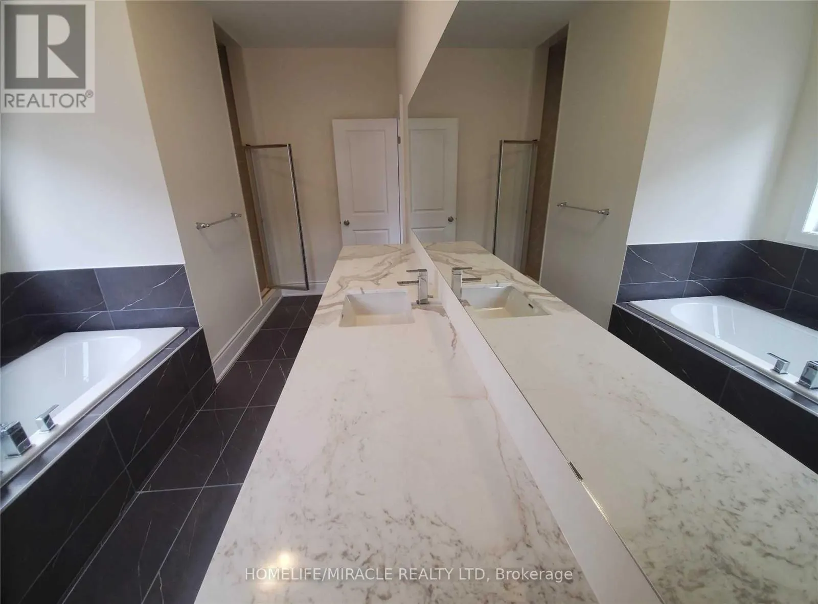 (UPPER) - 19 COBRIZA CRESCENT