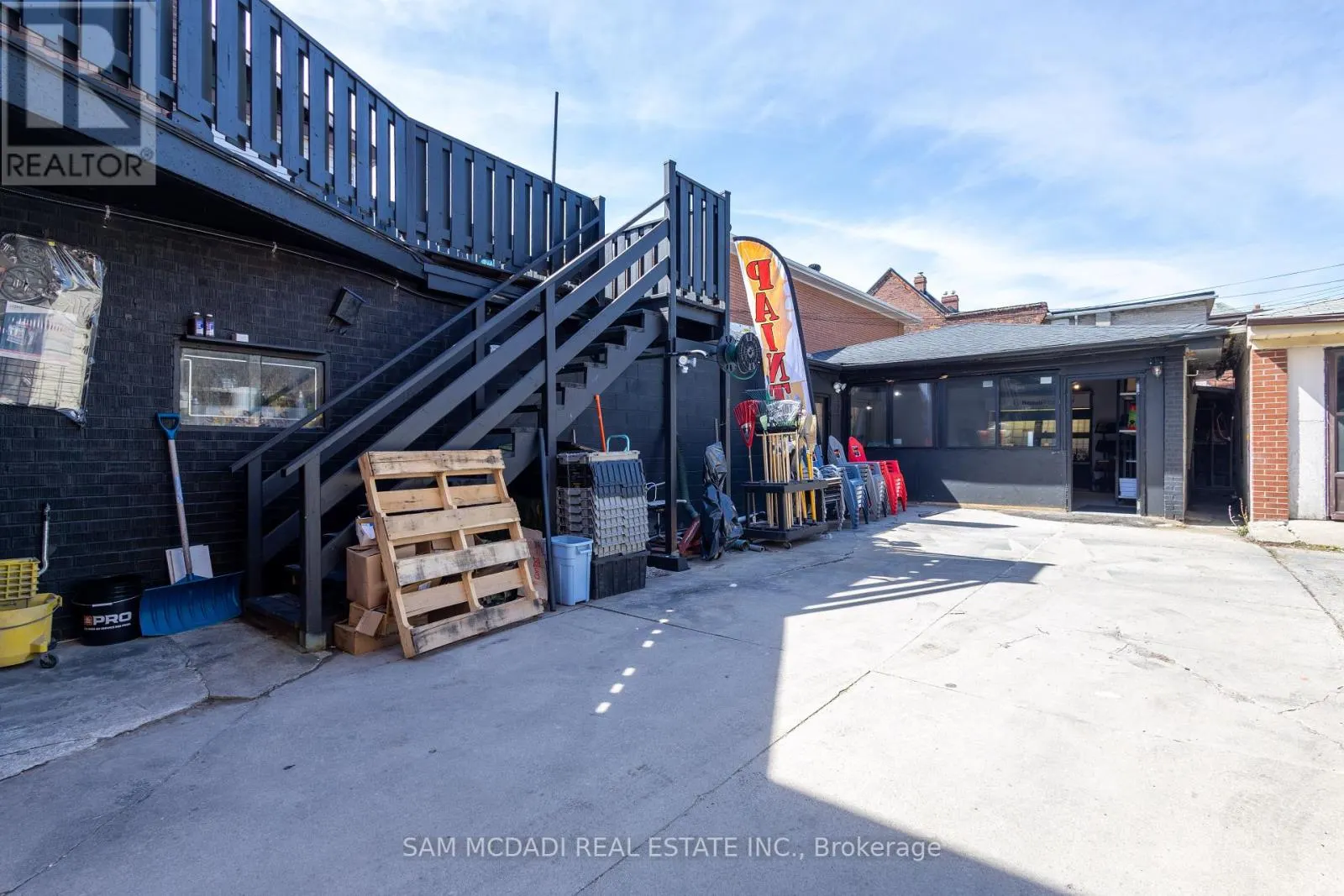 1212 DUFFERIN STREET