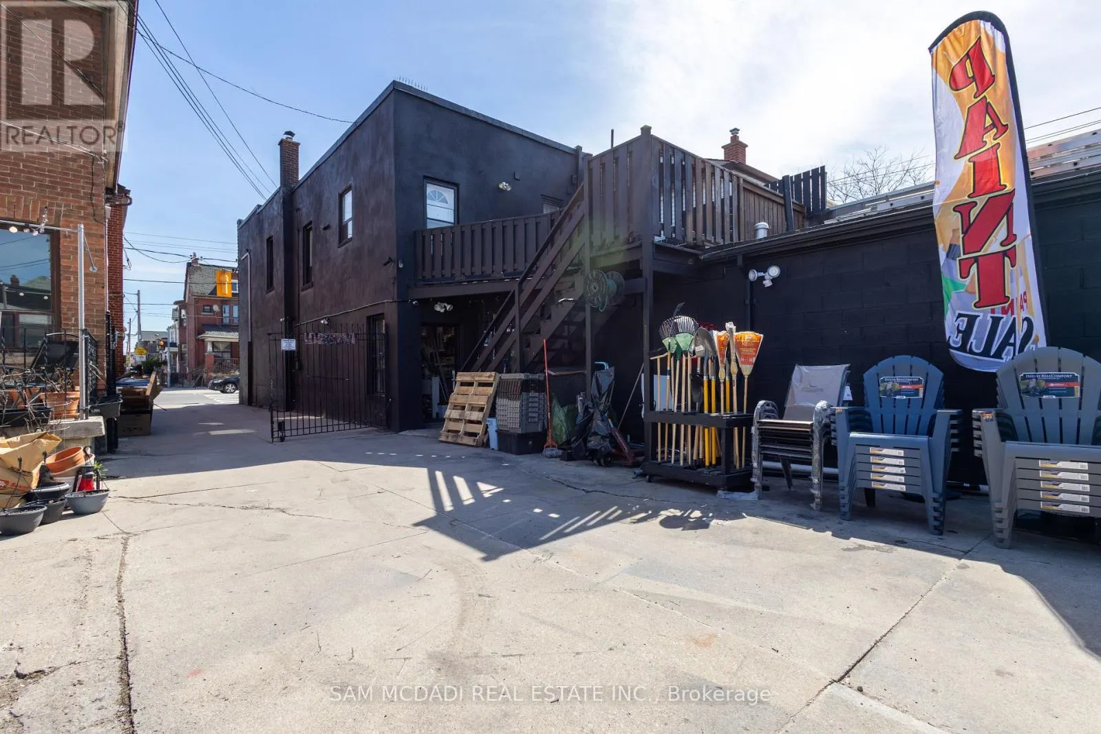1212 DUFFERIN STREET