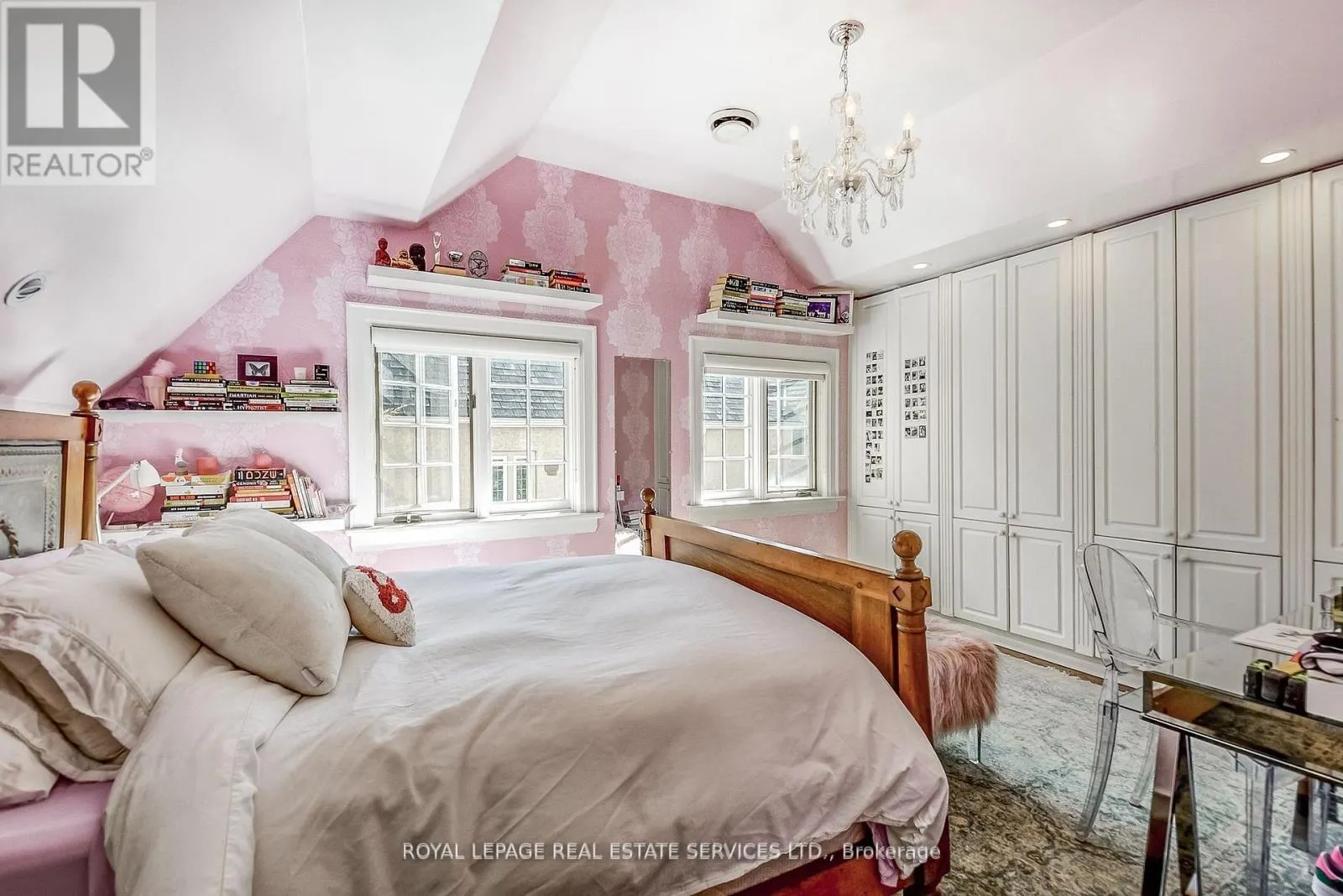 39 STRATH AVENUE