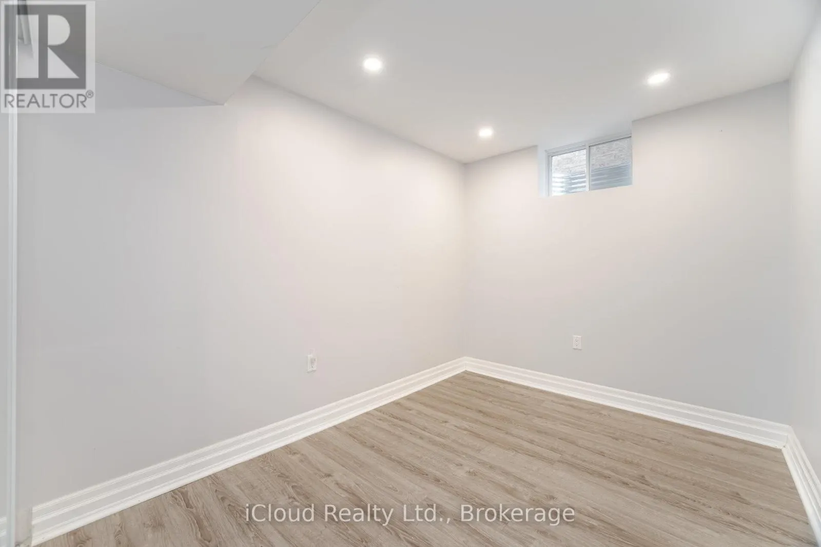 2185 HIGHCLIFFE WAY
