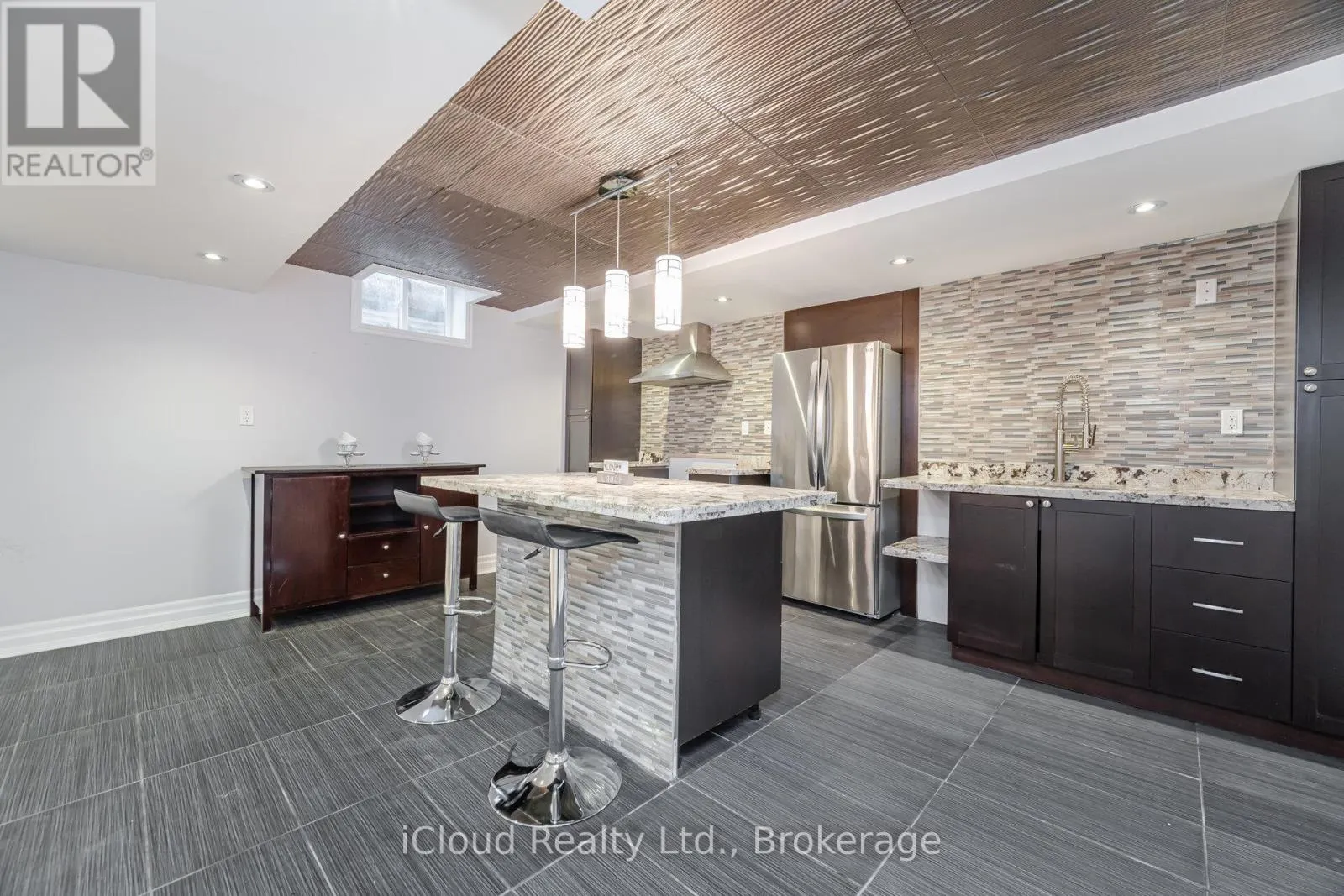 2185 HIGHCLIFFE WAY