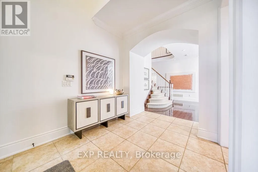 2283 LYNDHURST DRIVE