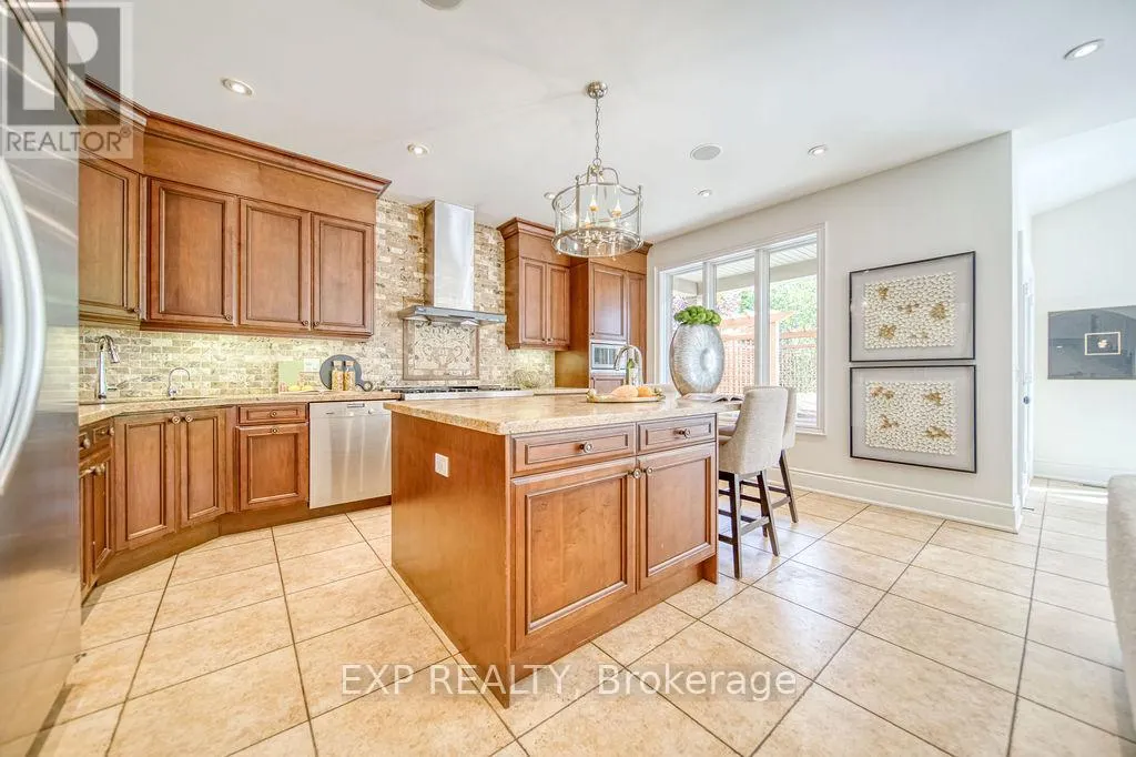 2283 LYNDHURST DRIVE