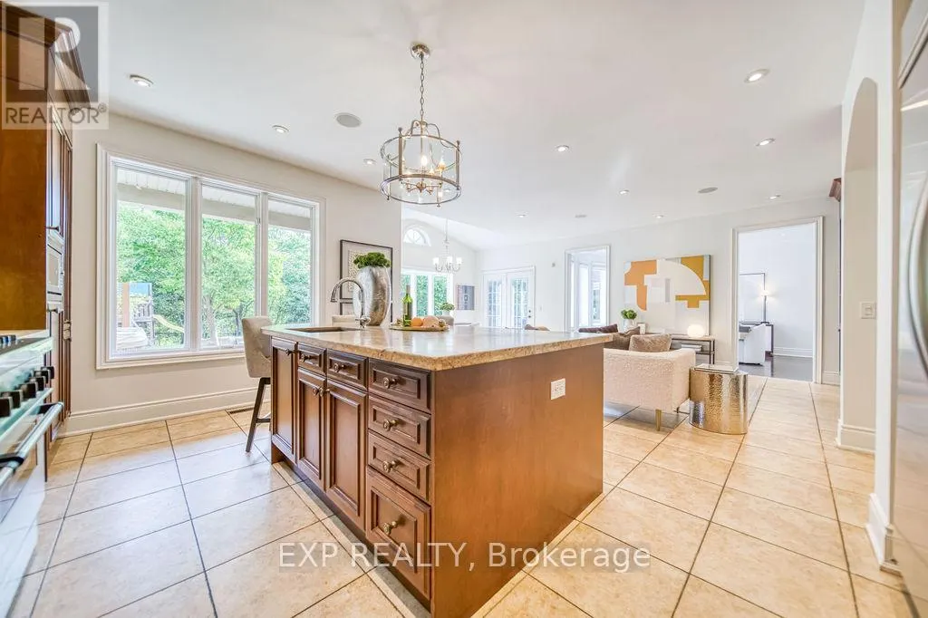 2283 LYNDHURST DRIVE