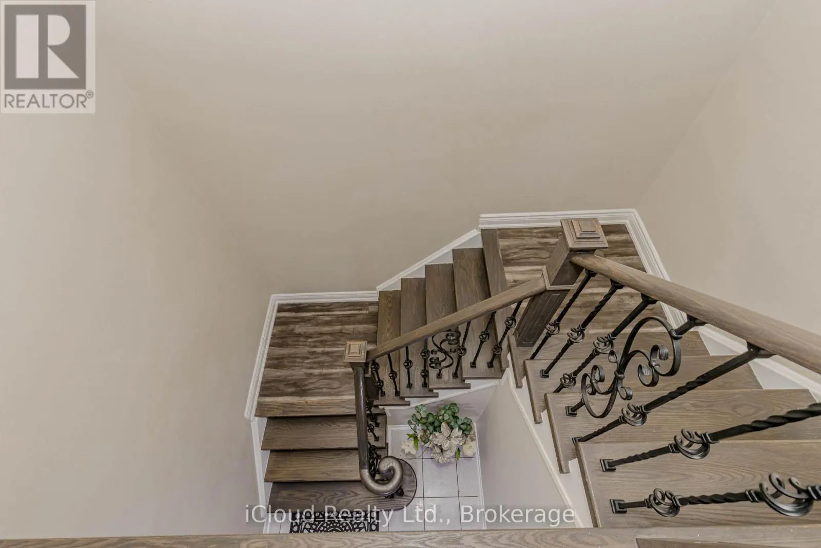 97 BIGHORN CRESCENT
