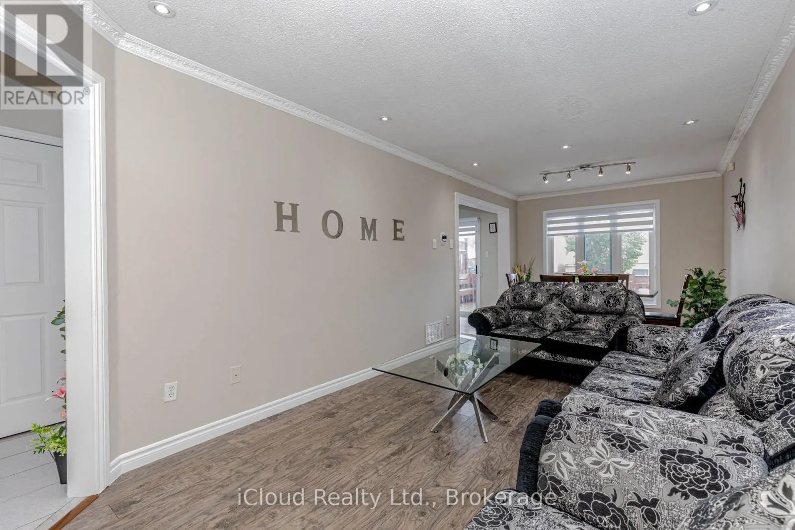 97 BIGHORN CRESCENT