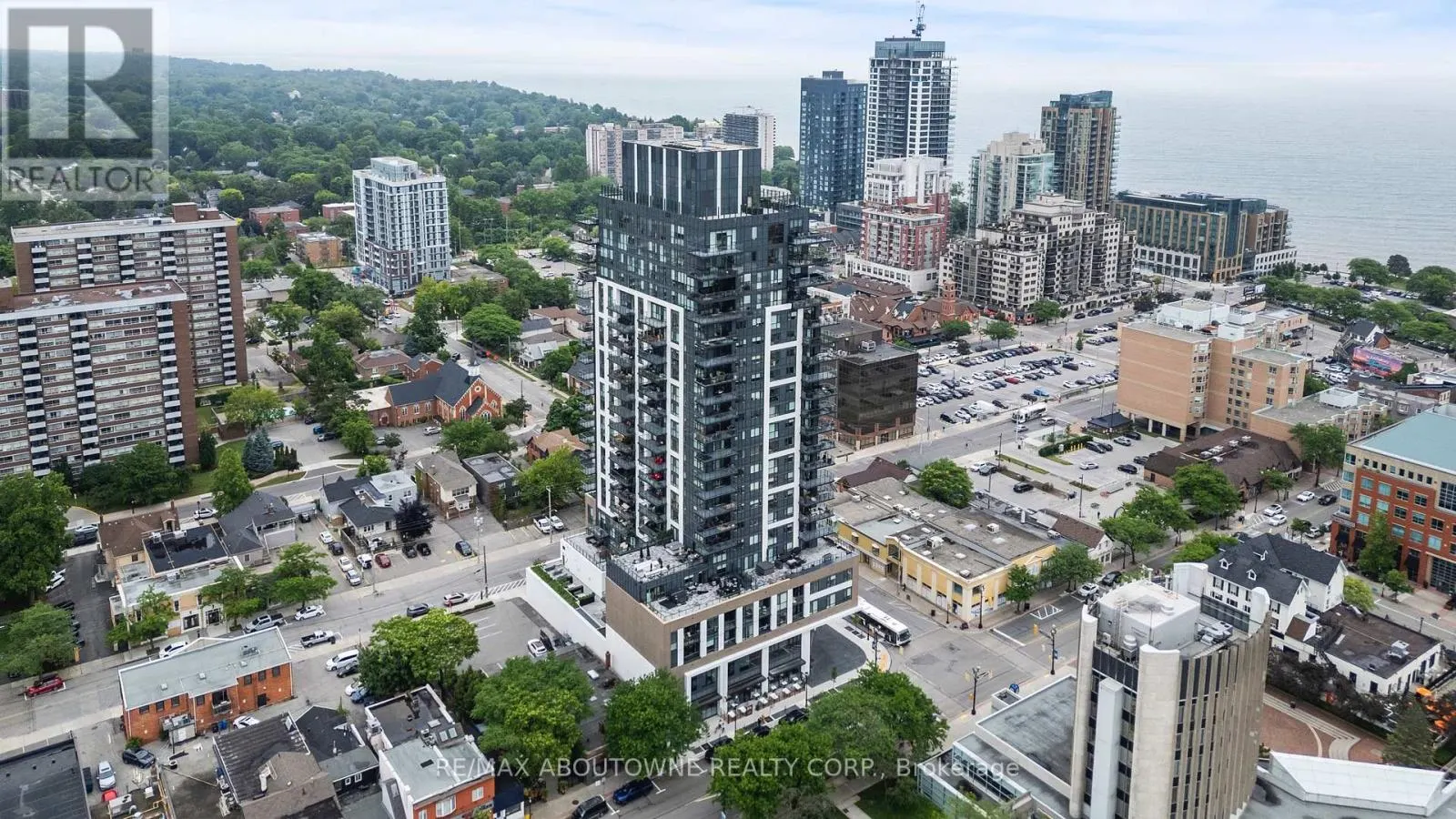 307 - 2007 JAMES STREET