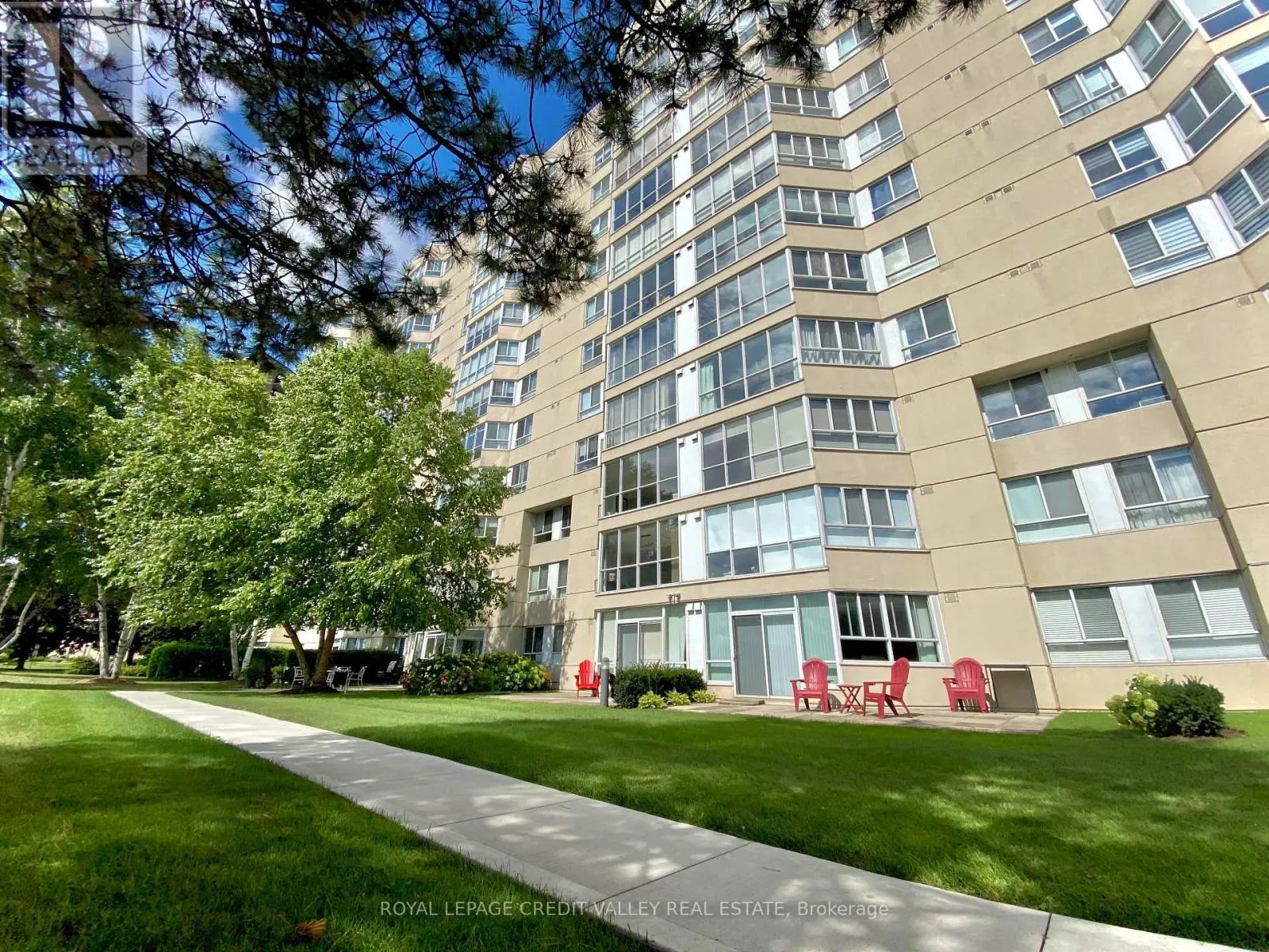 911 - 5280 LAKESHORE ROAD