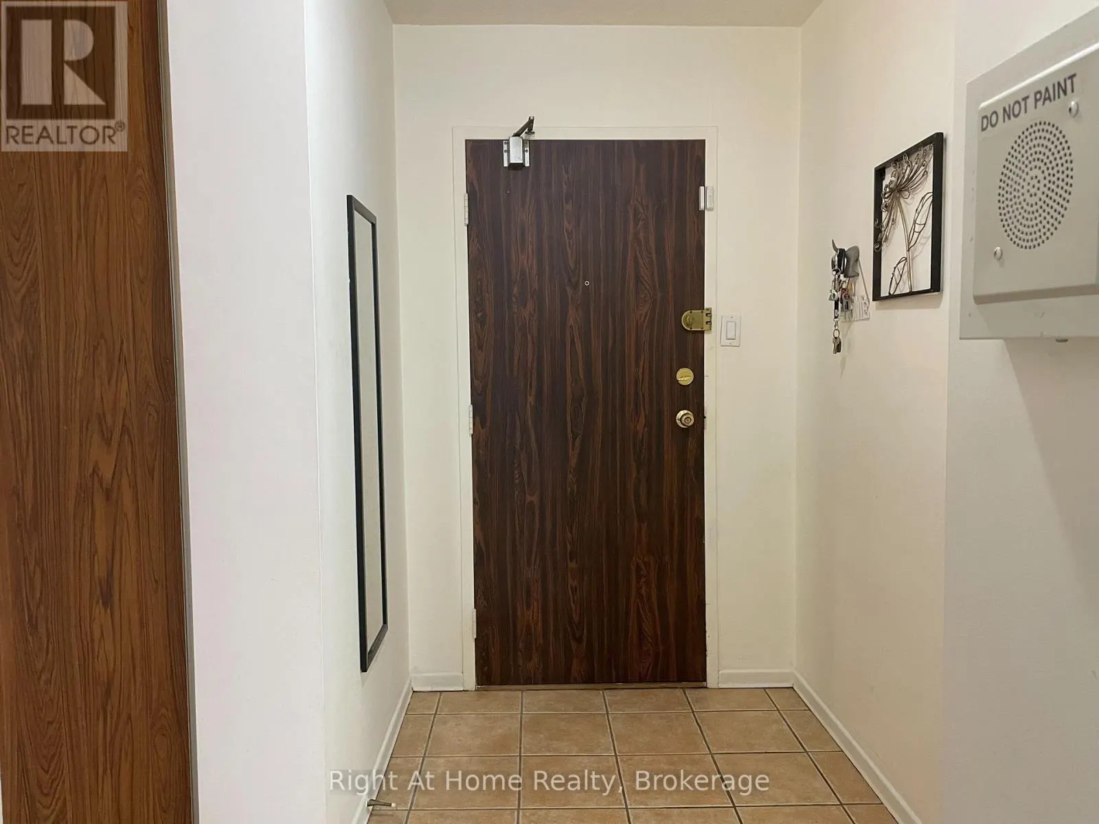 406 - 18 KNIGHTSBRIDGE ROAD, #406