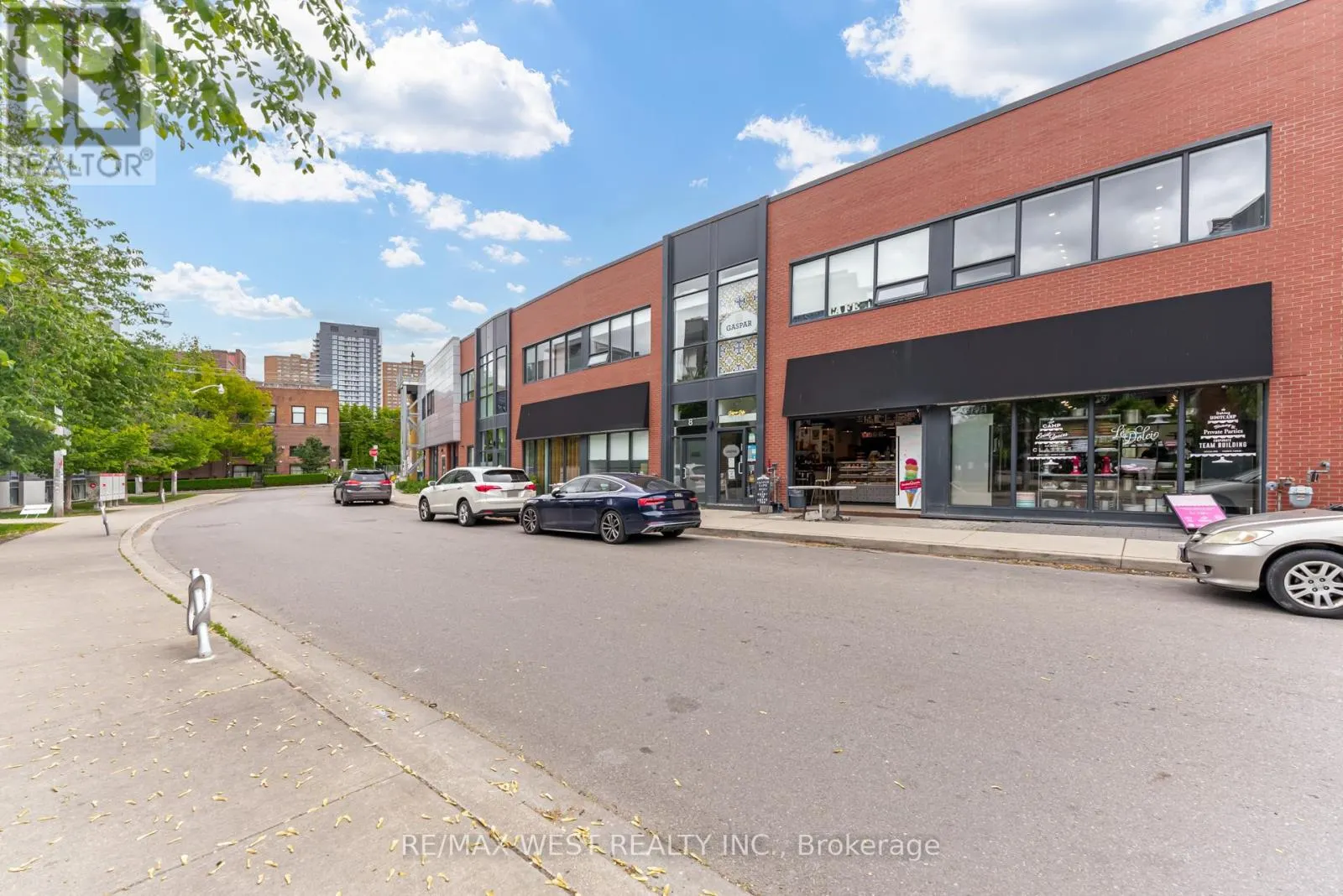 103 - 15 SOUSA MENDES STREET