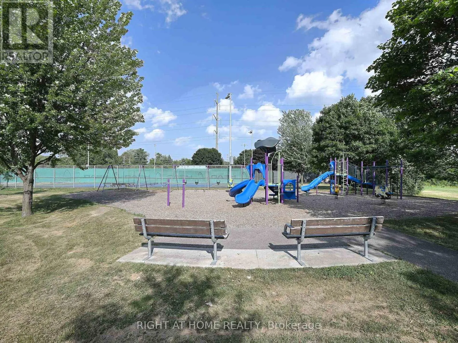 986 VANIER DRIVE