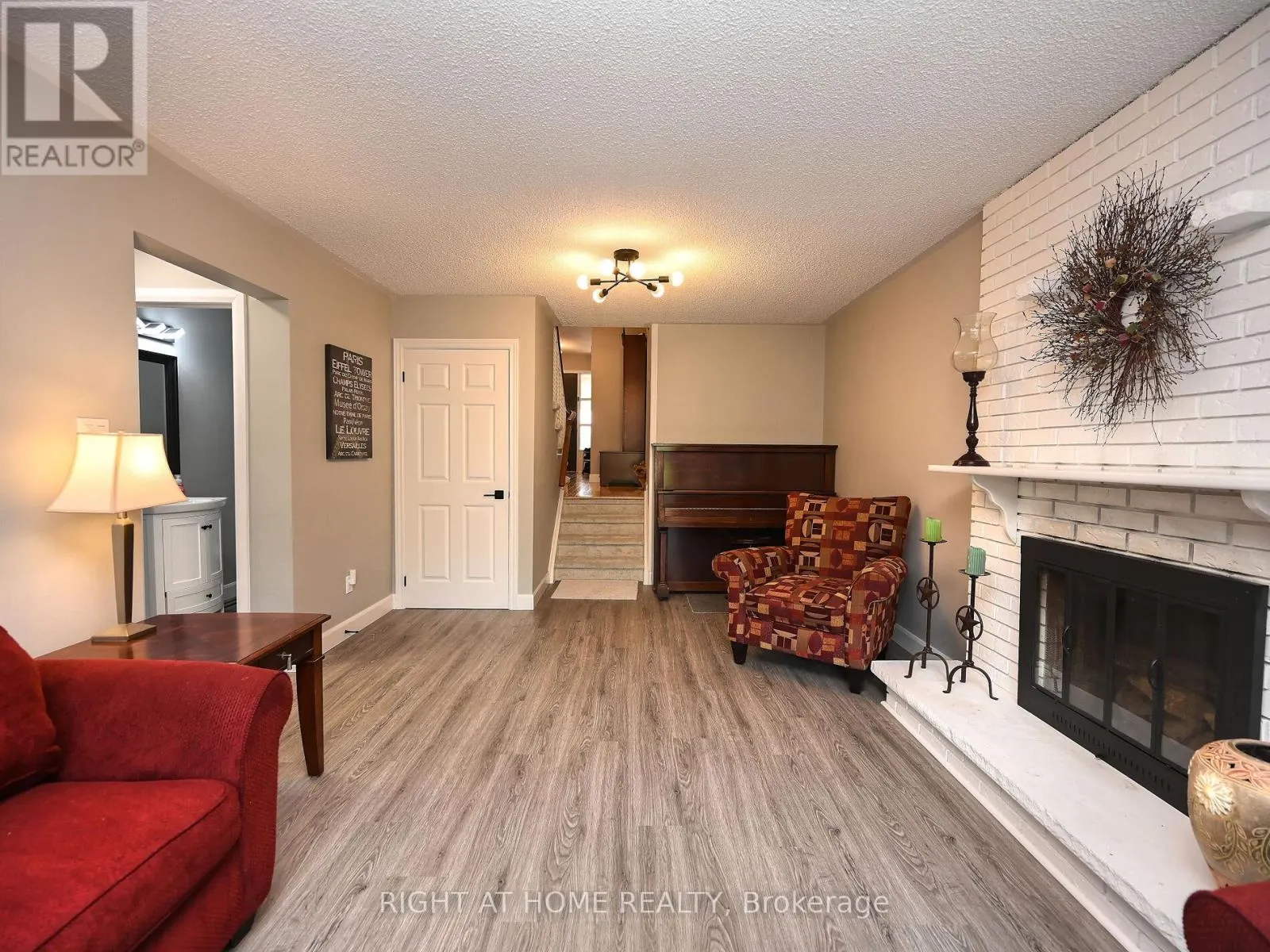 986 VANIER DRIVE