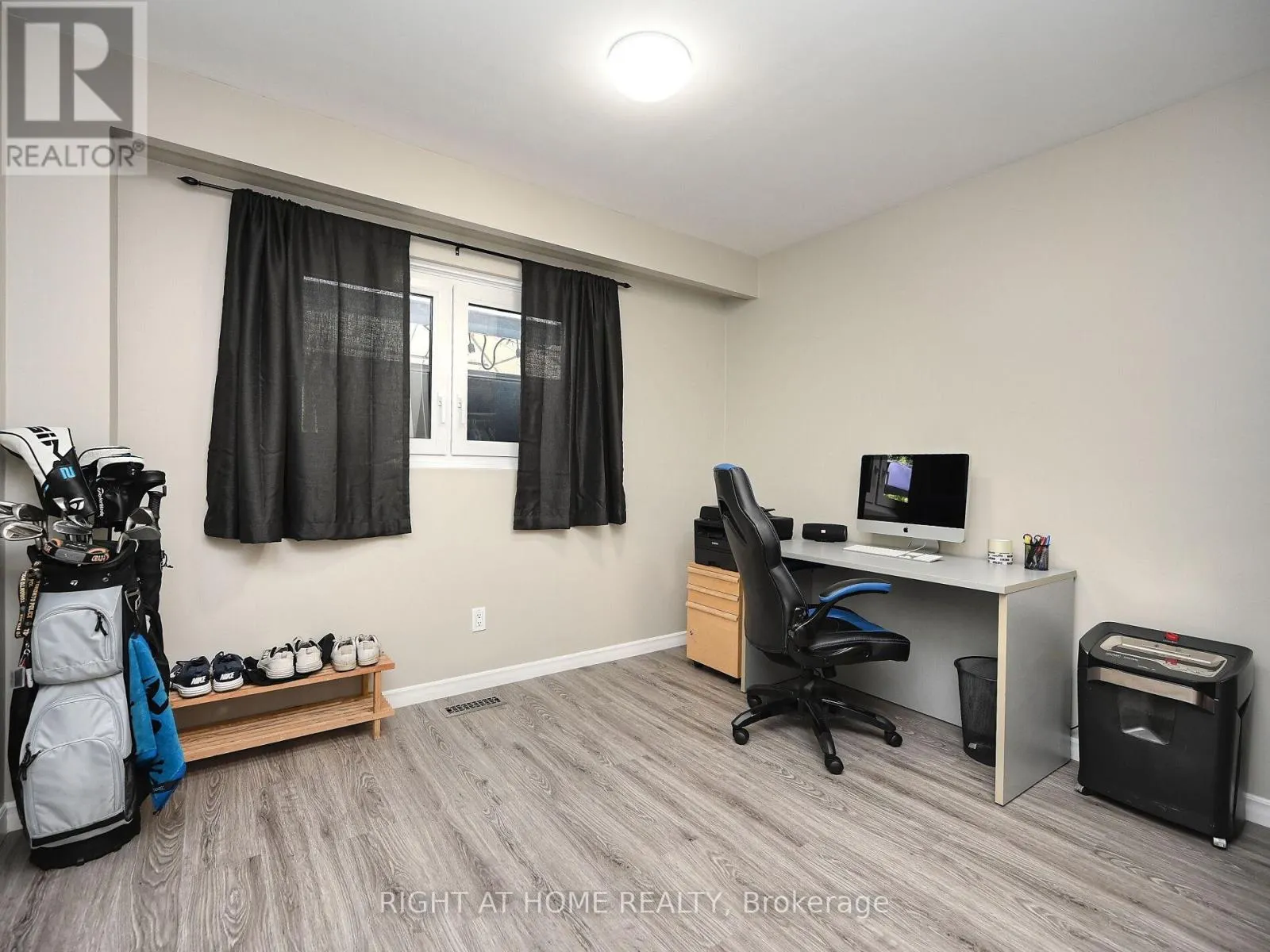 986 VANIER DRIVE