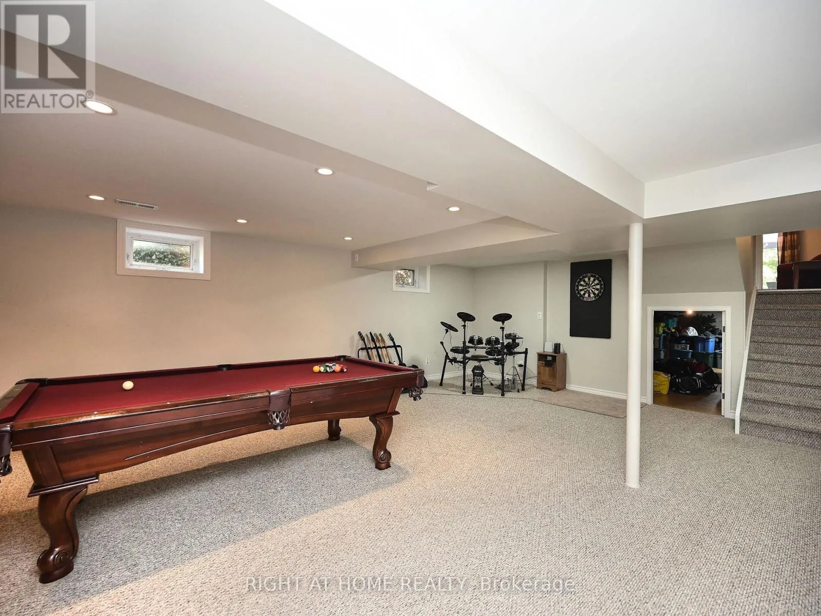 986 VANIER DRIVE