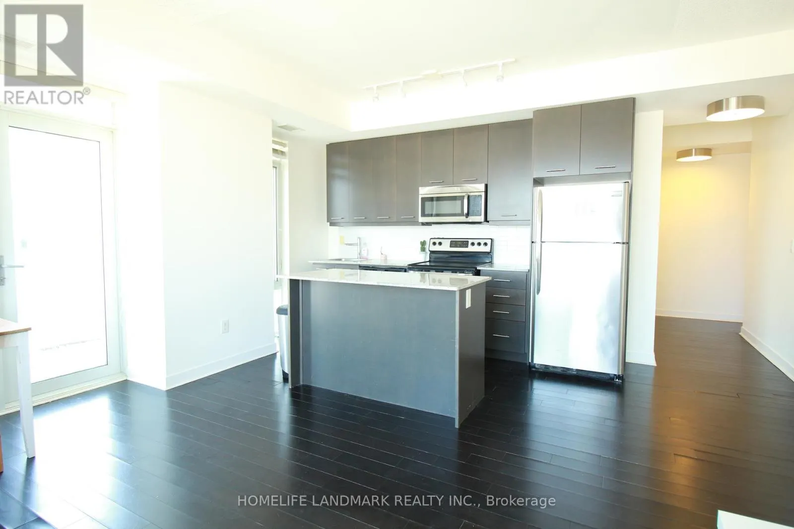 2202 - 360 SQUARE ONE DRIVE