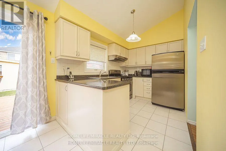 31 LARKSPUR