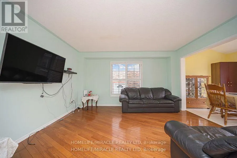 31 LARKSPUR