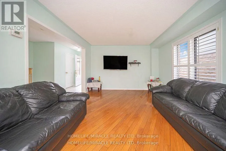 31 LARKSPUR