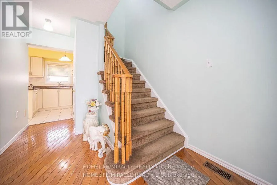 31 LARKSPUR