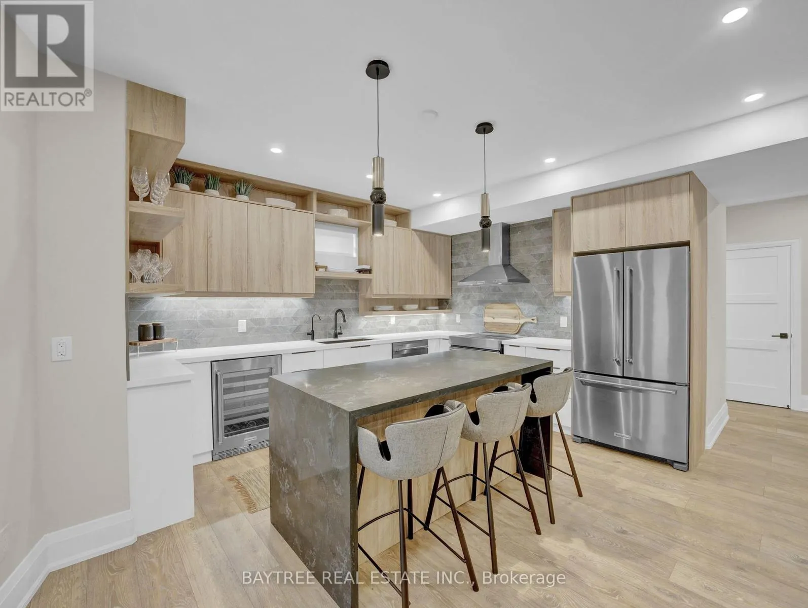 16 HICKORY RIDGE COURT