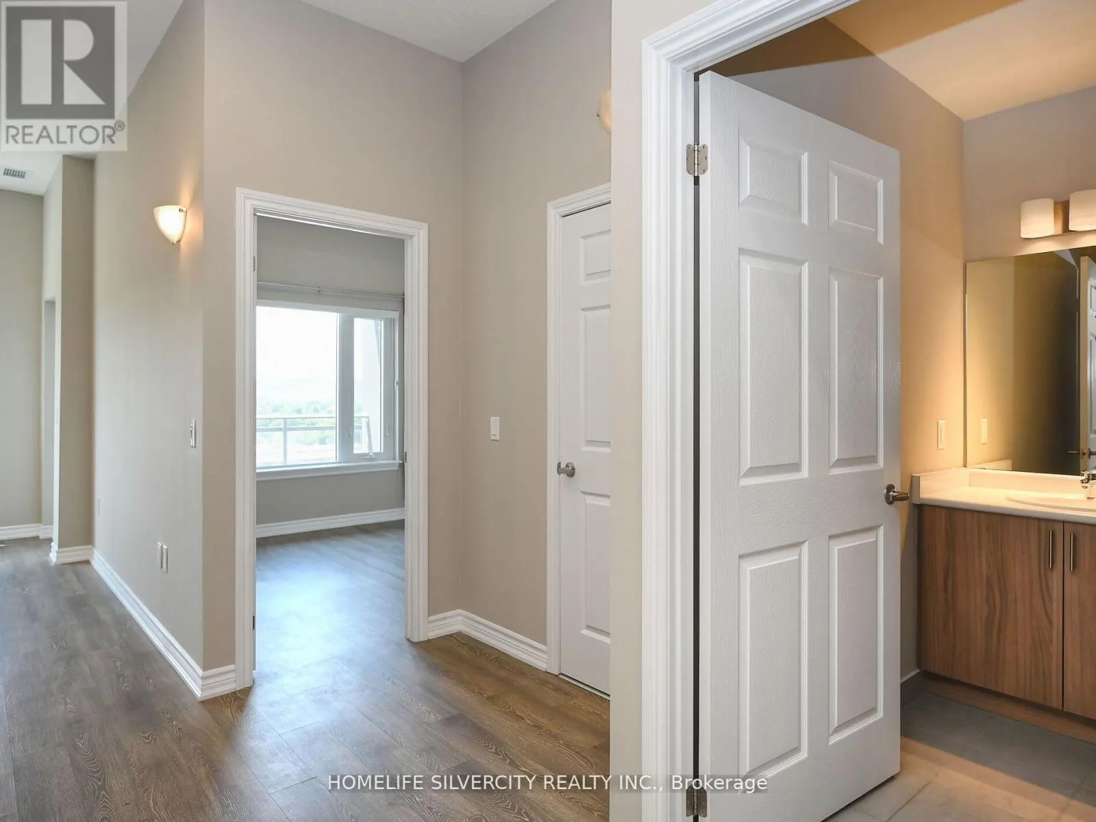 1105 - 716 MAIN STREET E