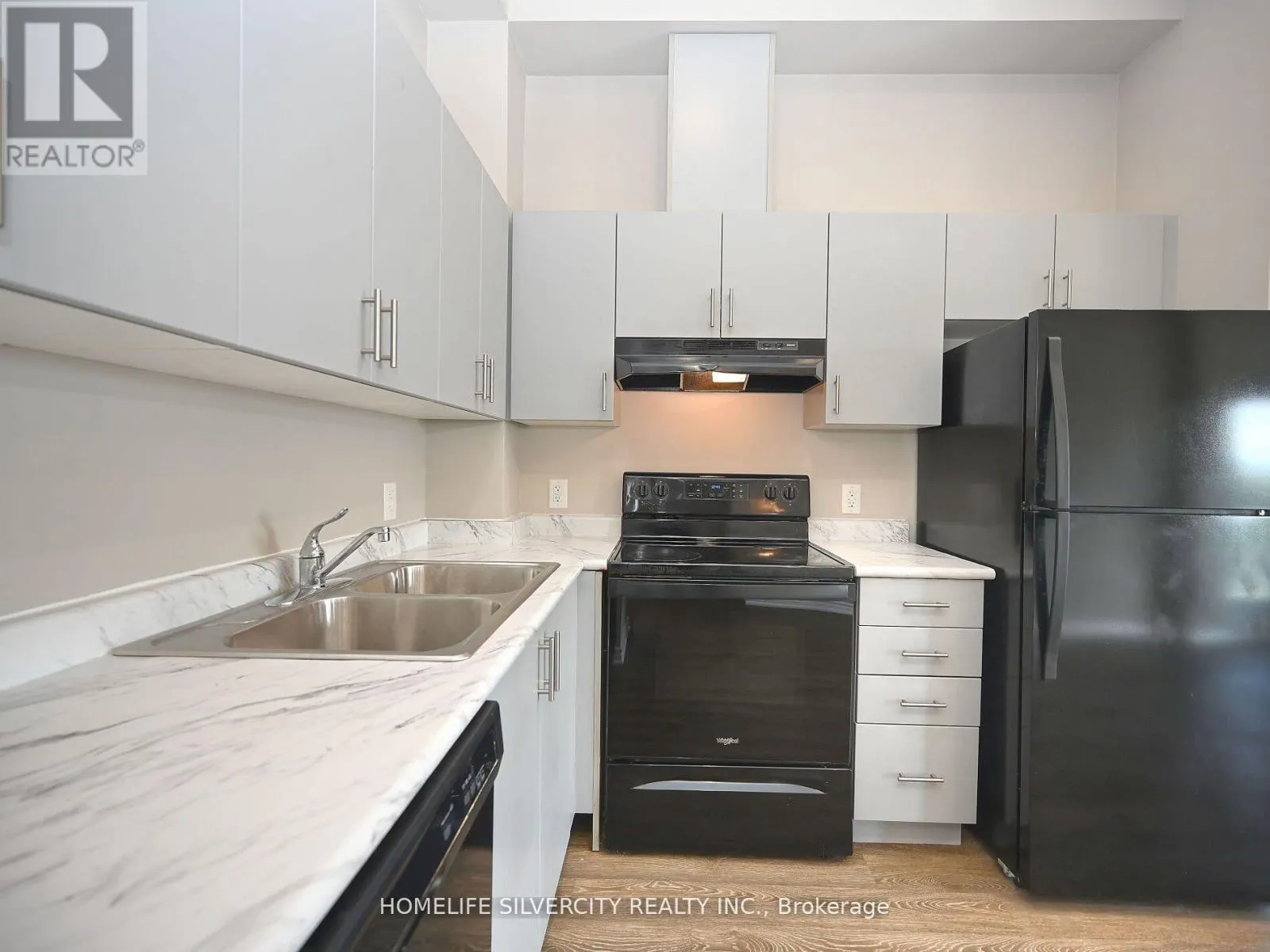 1105 - 716 MAIN STREET E