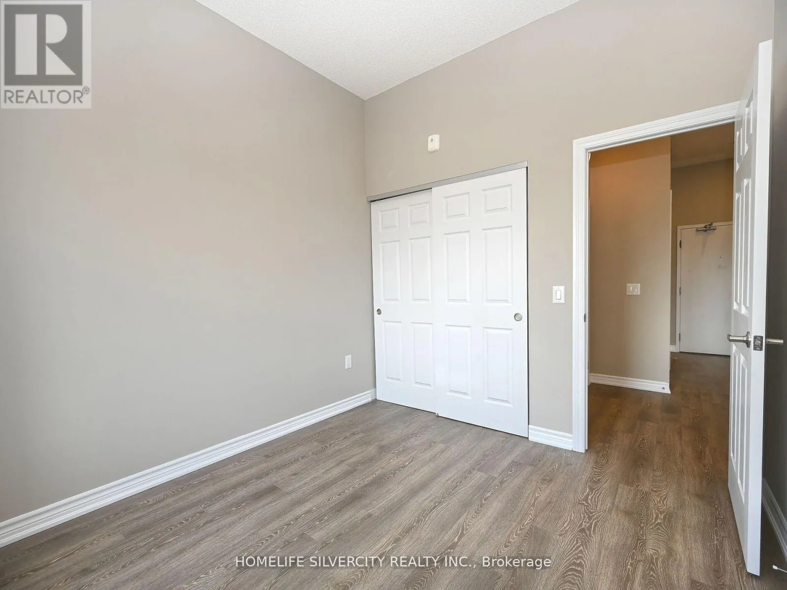 1105 - 716 MAIN STREET E