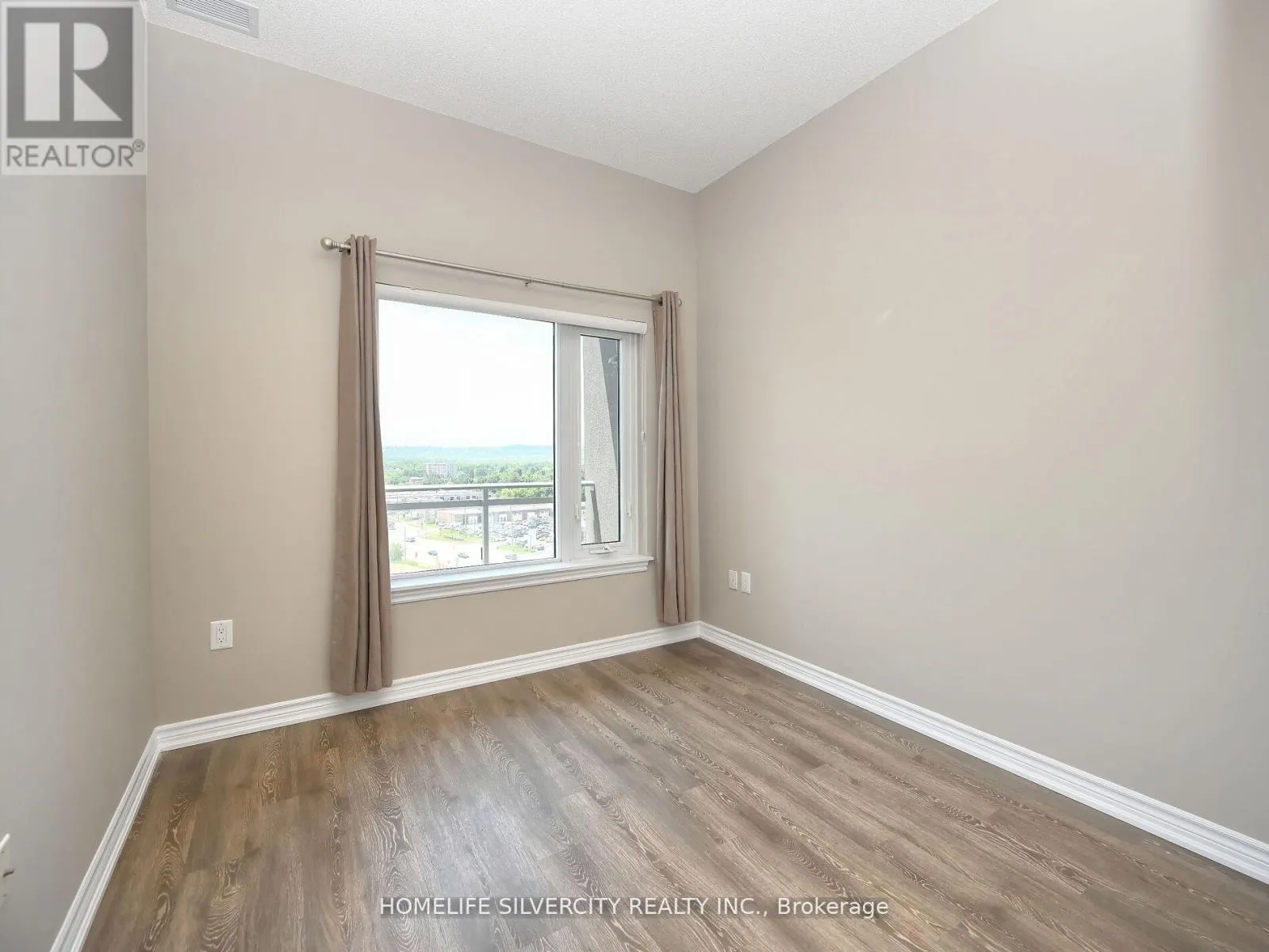 1105 - 716 MAIN STREET E