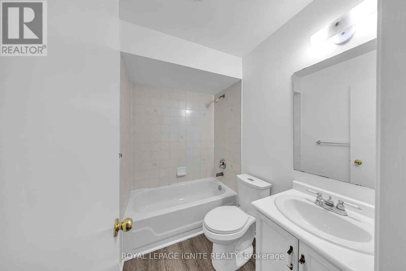 MAIN - 21 TOBA CRESCENT