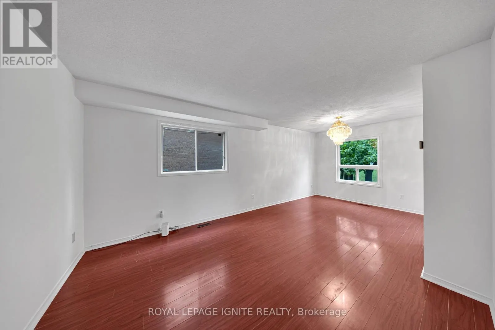 MAIN - 21 TOBA CRESCENT