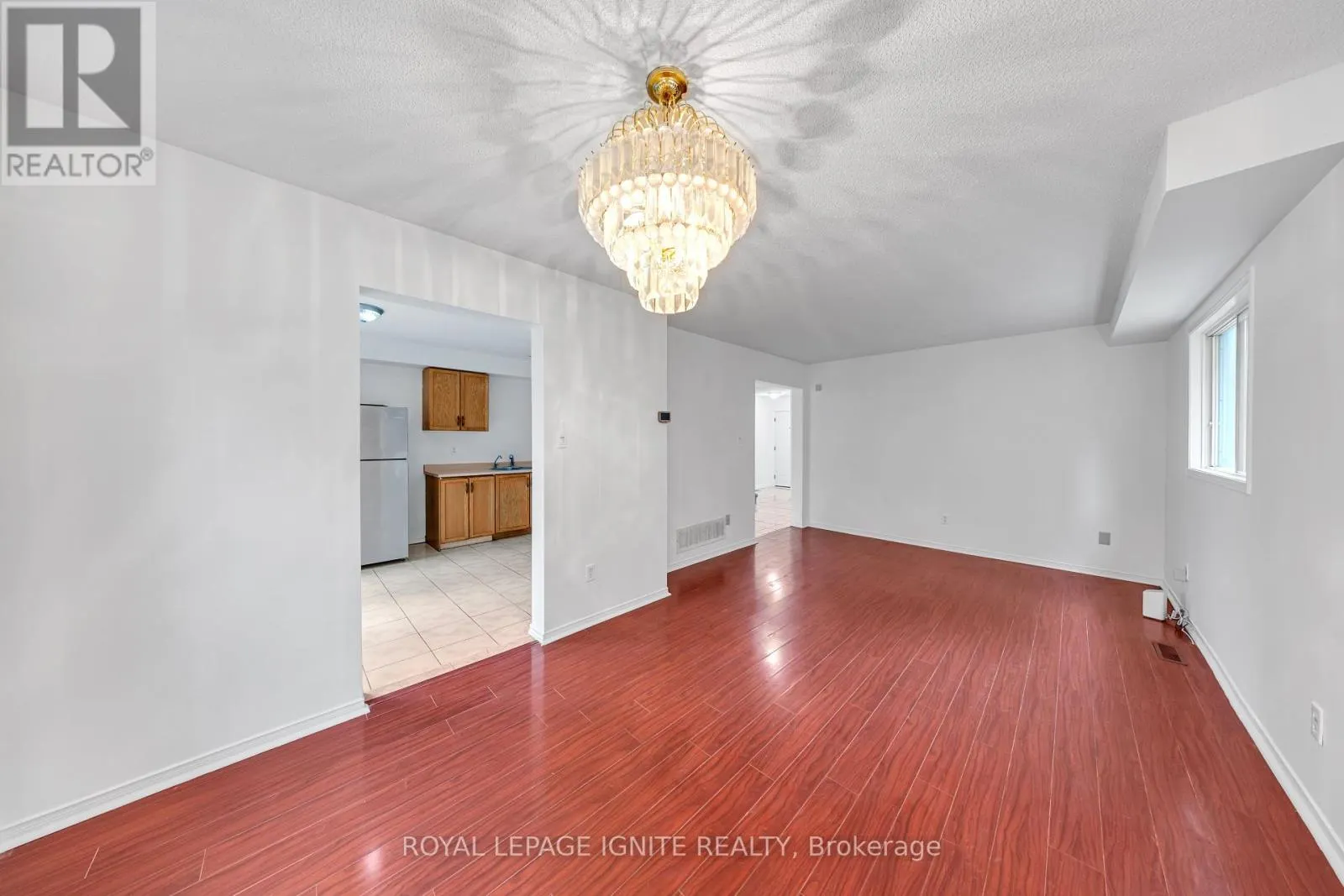 MAIN - 21 TOBA CRESCENT