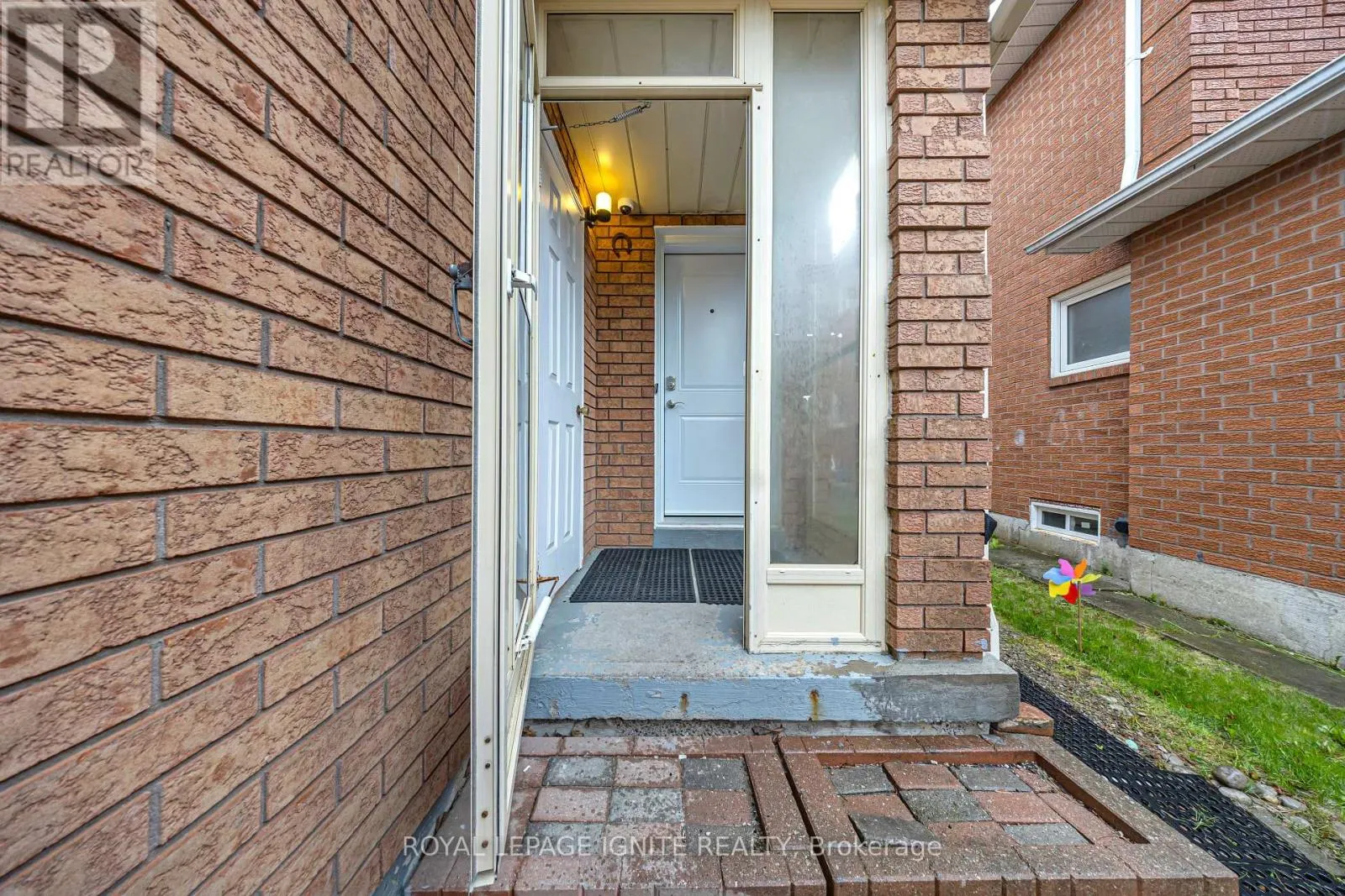 MAIN - 21 TOBA CRESCENT