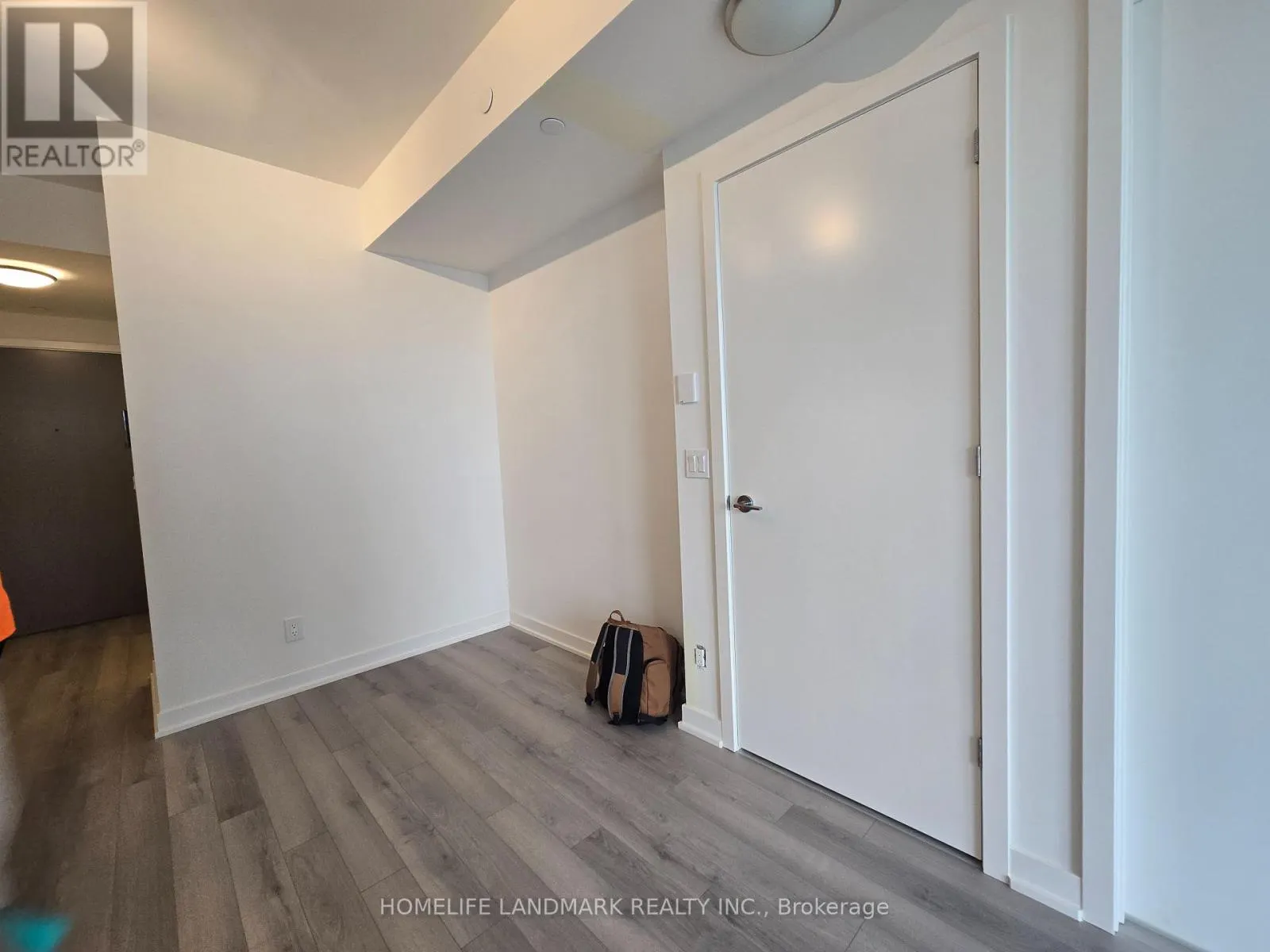 1104 - 3079 TRAFALGAR ROAD
