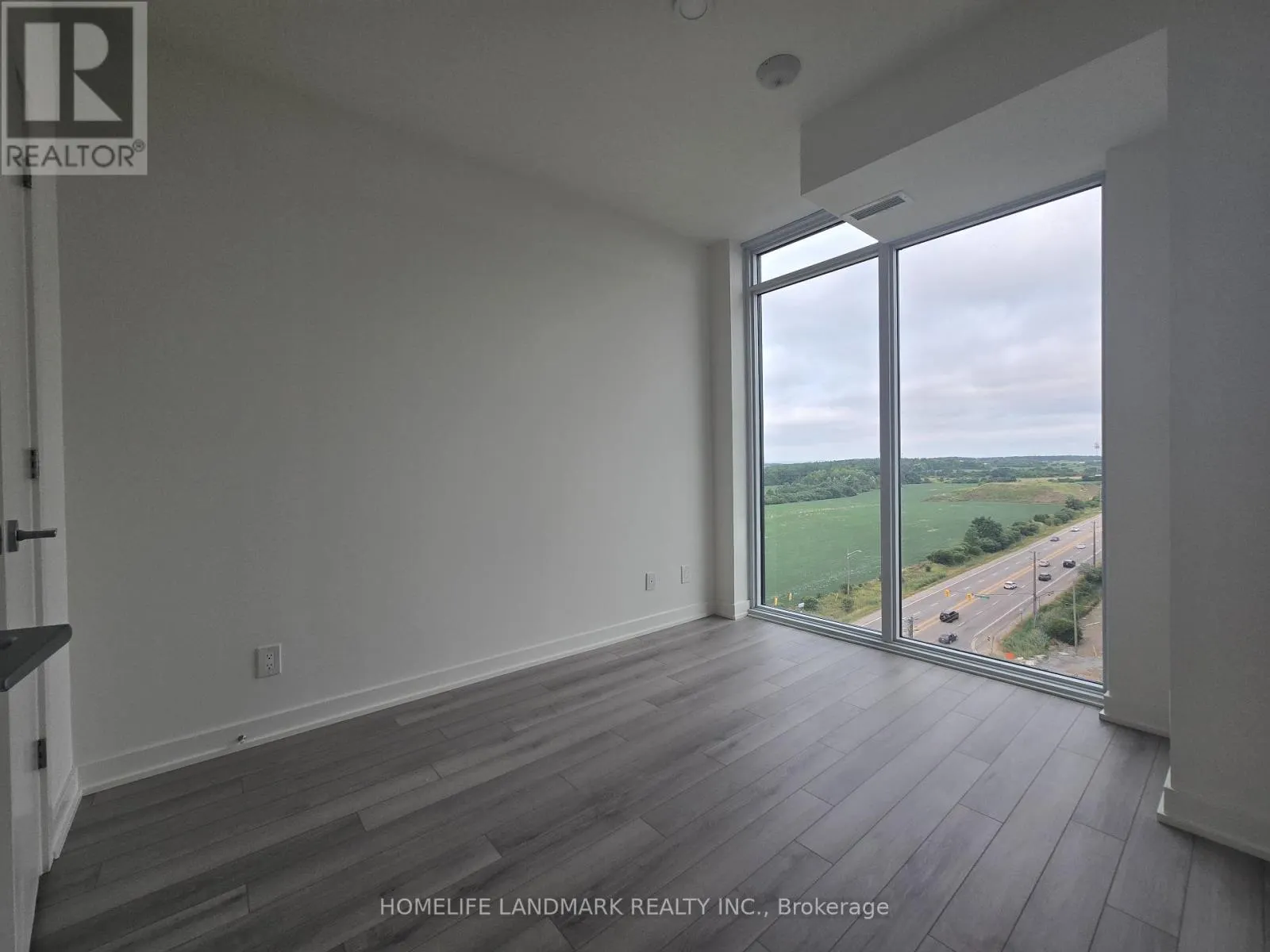 1104 - 3079 TRAFALGAR ROAD