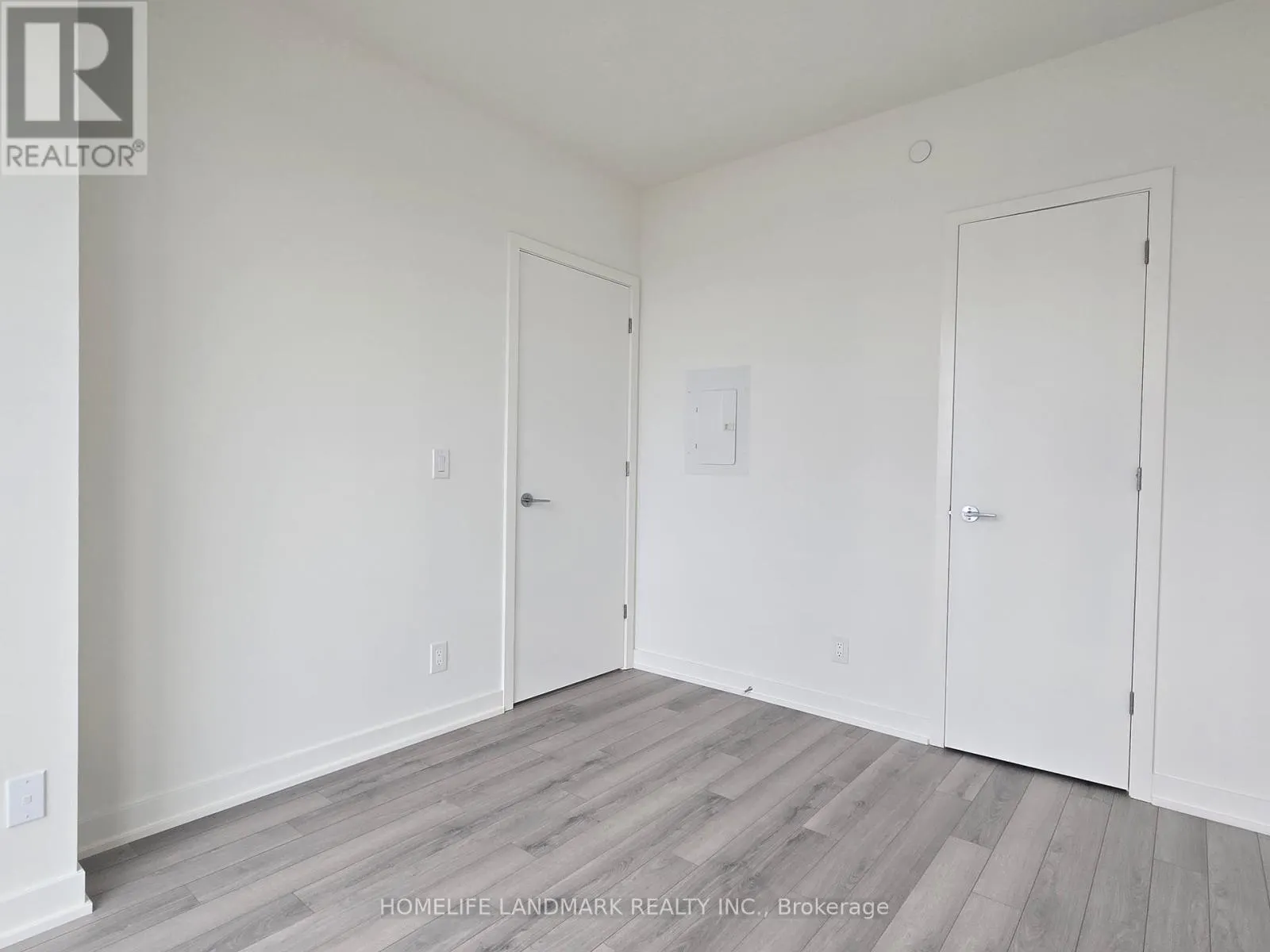 1104 - 3079 TRAFALGAR ROAD