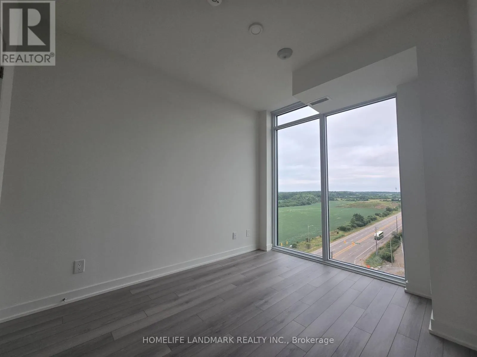 1104 - 3079 TRAFALGAR ROAD