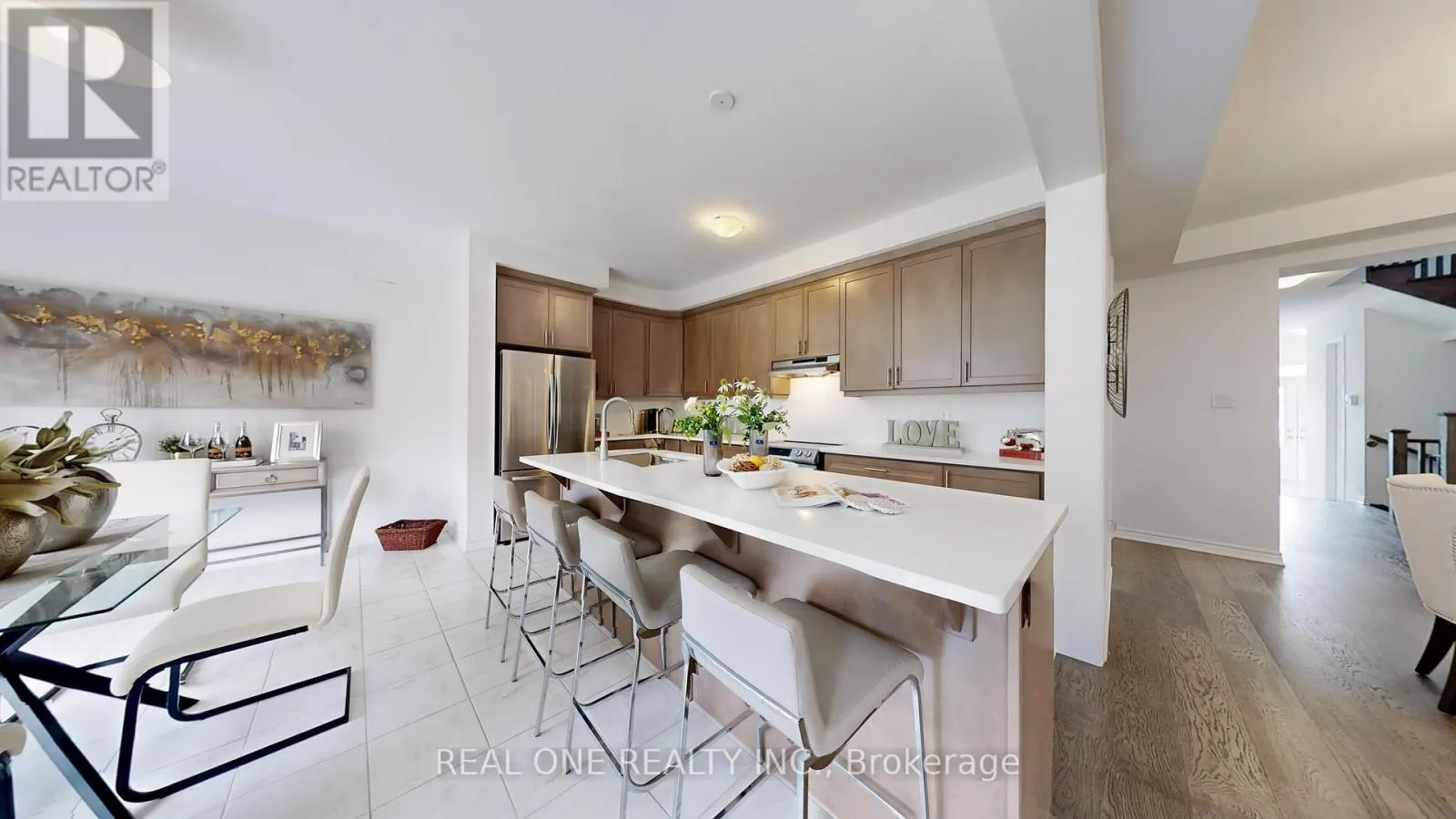 561 KENNEDY CIRCLE W