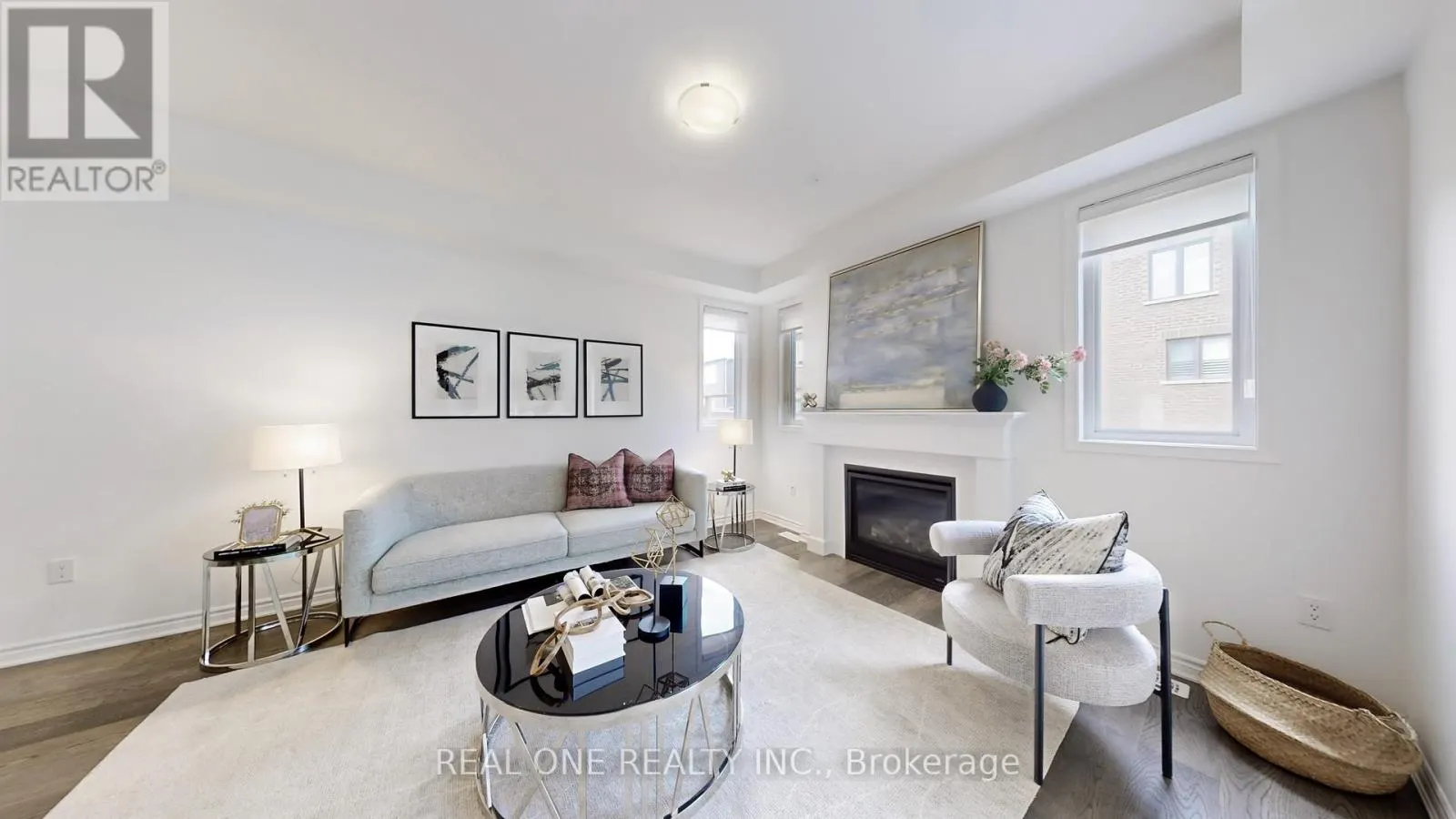 561 KENNEDY CIRCLE W