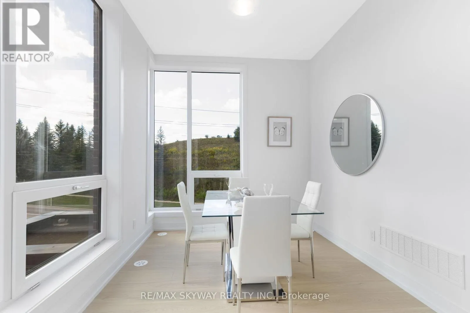 7 TAYLOR COURT